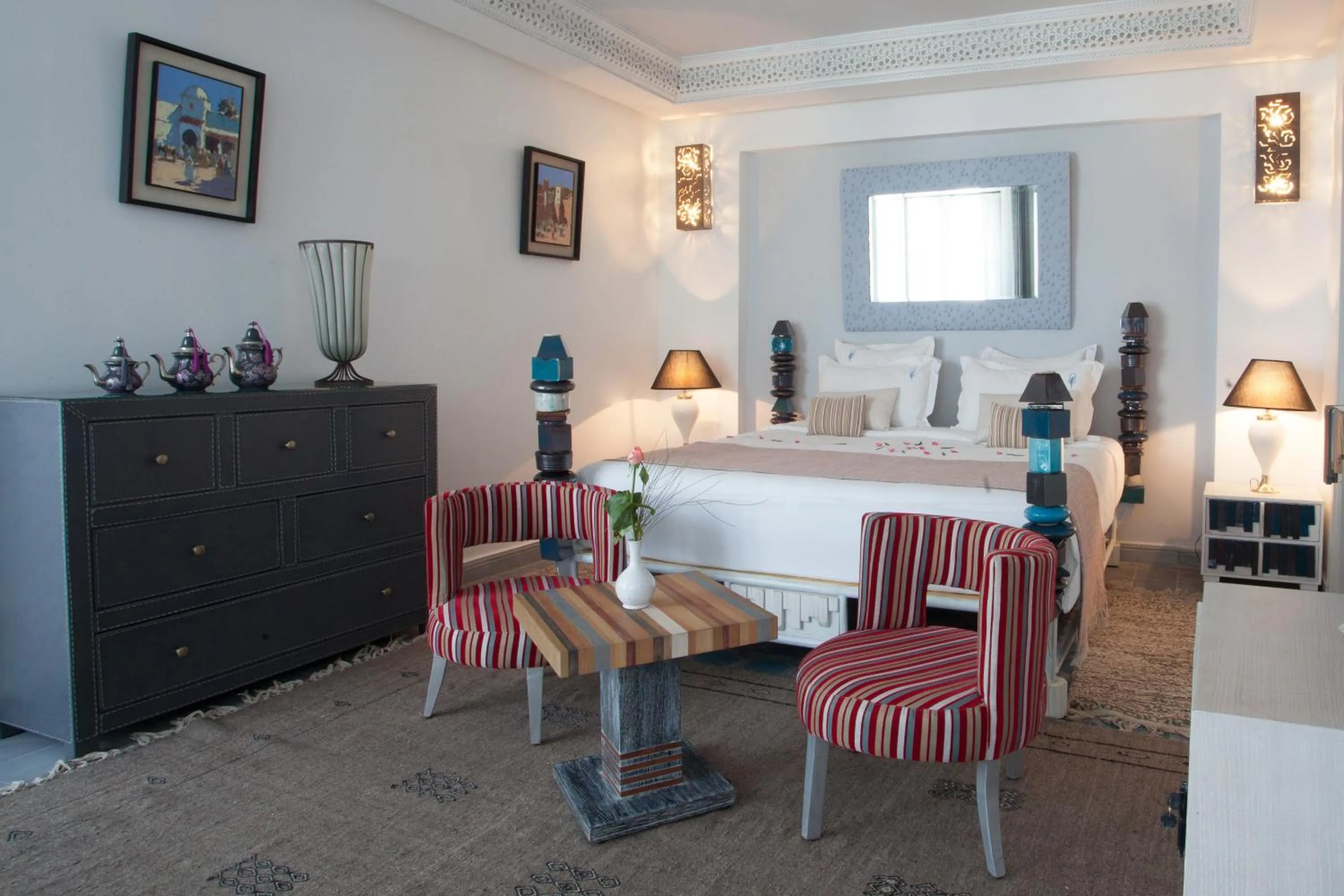 Photo of the whole room in Riad Le Perroquet Bleu Suites & Spa
