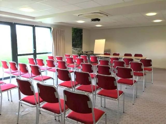 Meeting/conference room in Hôtel la Verriaire - The Originals