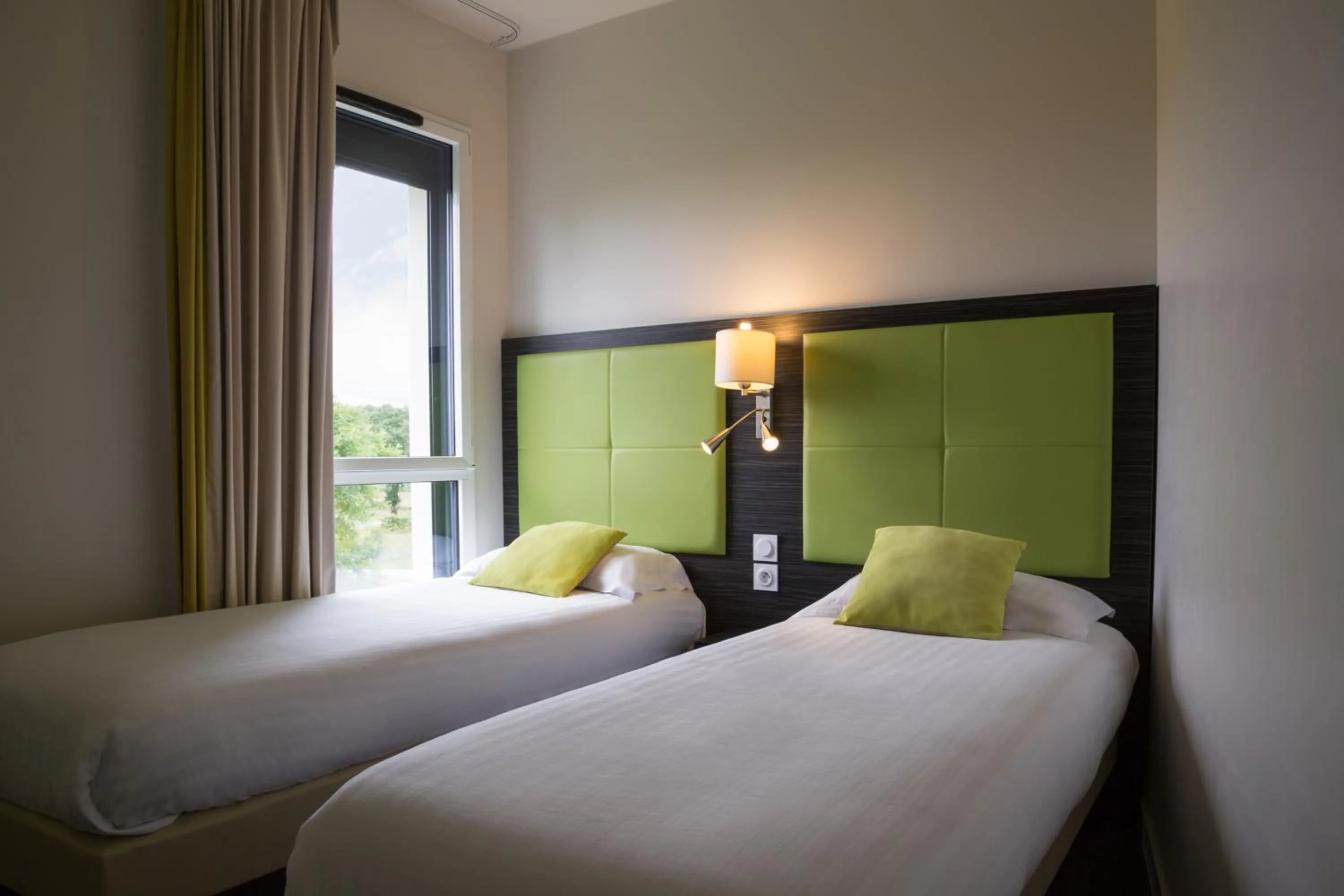 Bed in Hôtel la Verriaire - The Originals