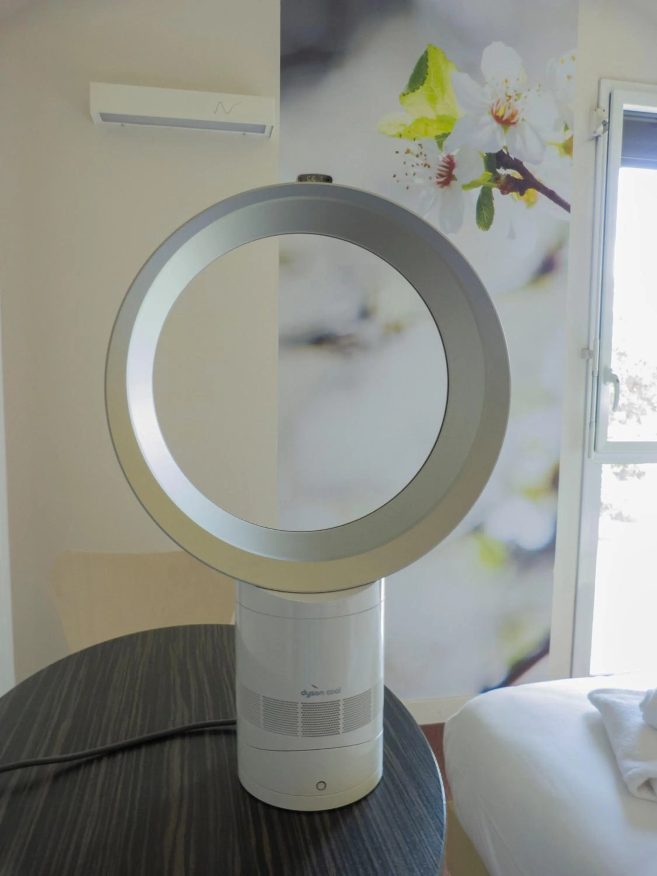 Bedroom, Bed in Hôtel la Verriaire - The Originals