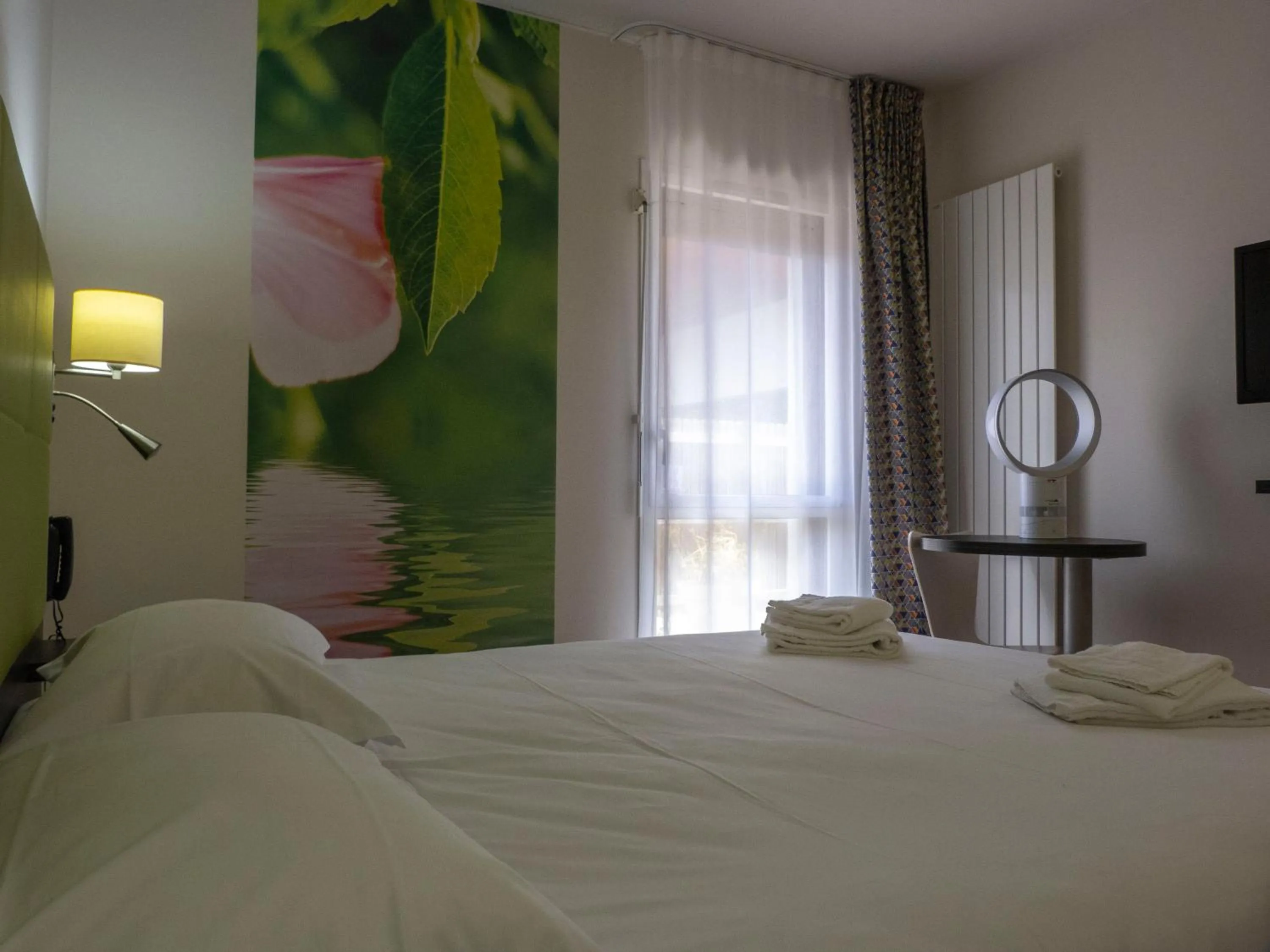 Bed in Hôtel la Verriaire - The Originals