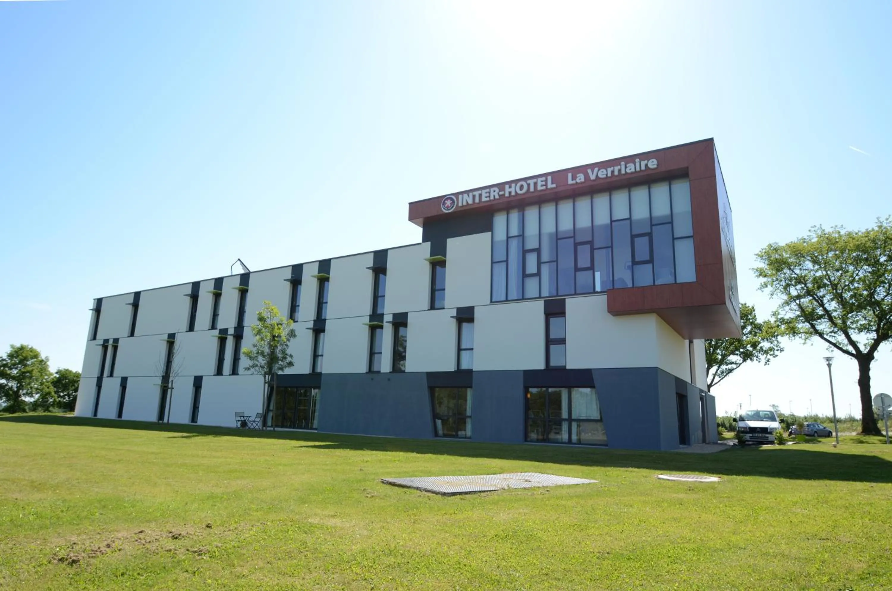 Facade/entrance in Hôtel la Verriaire - The Originals