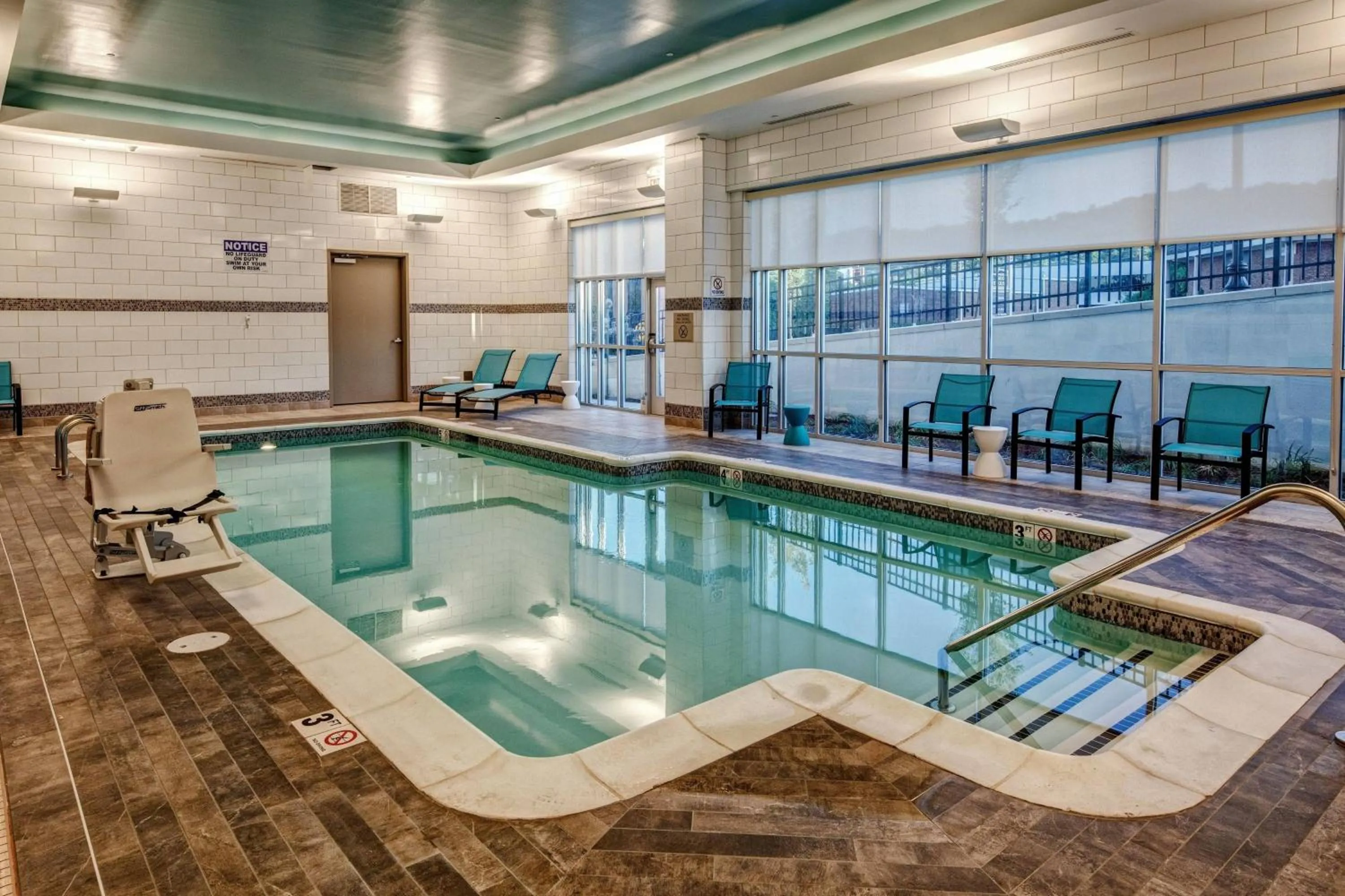Swimming pool in SpringHill Suites by Marriott Nashville Brentwood