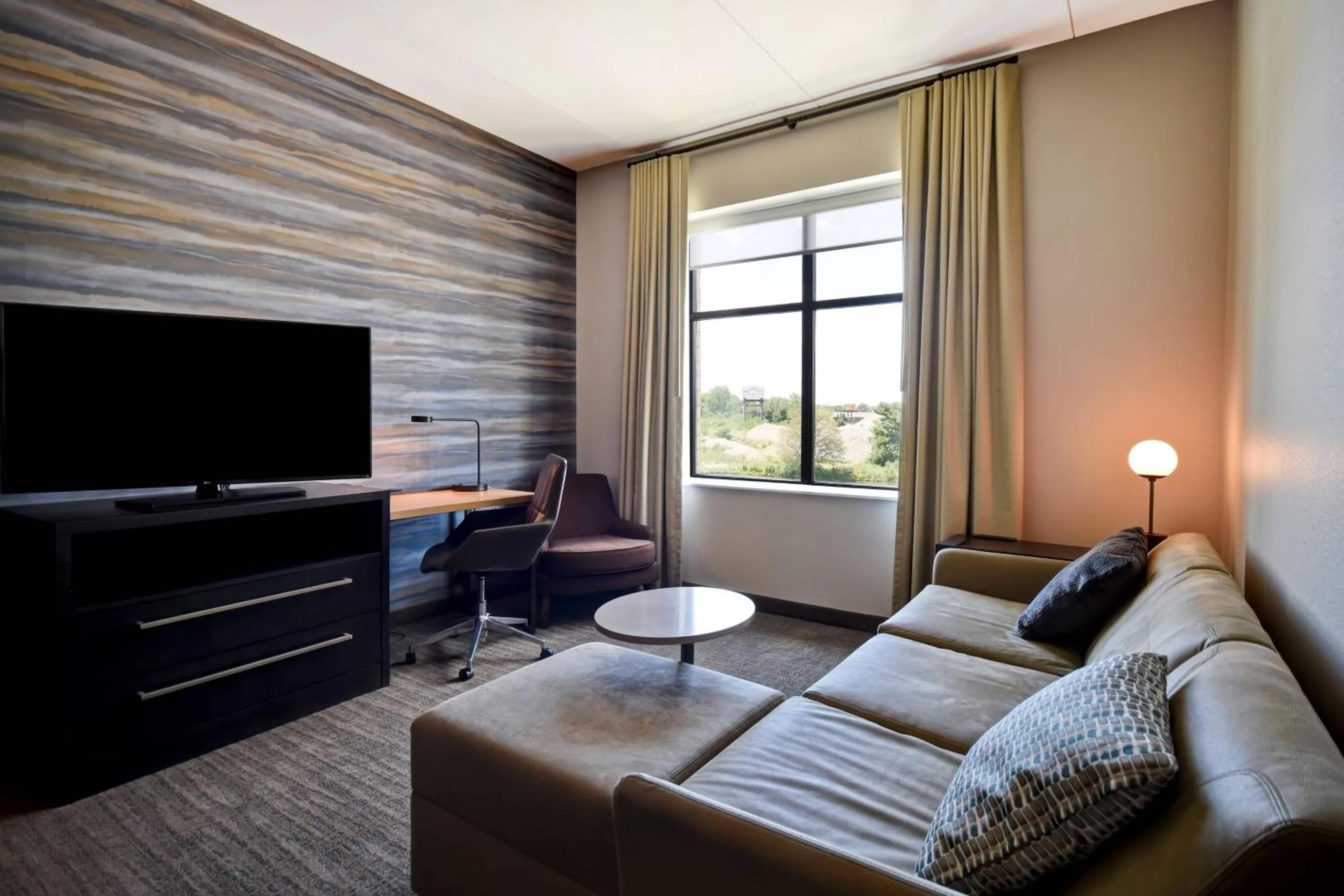 Living room in Residence Inn by Marriott Cincinnati Northeast/Mason