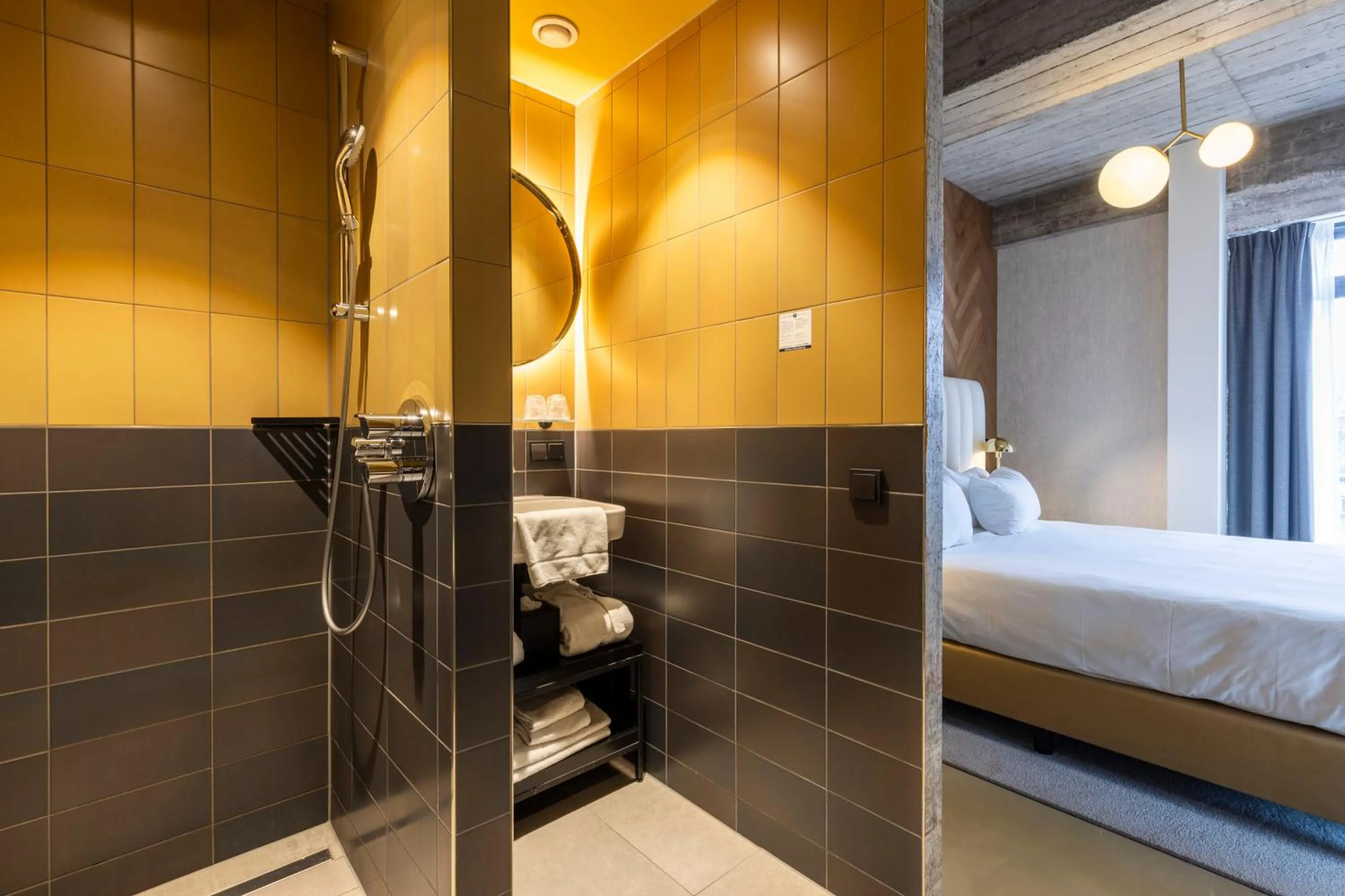 Photo of the whole room, Bed in Fletcher Boutique Hotel Slaak-Rotterdam