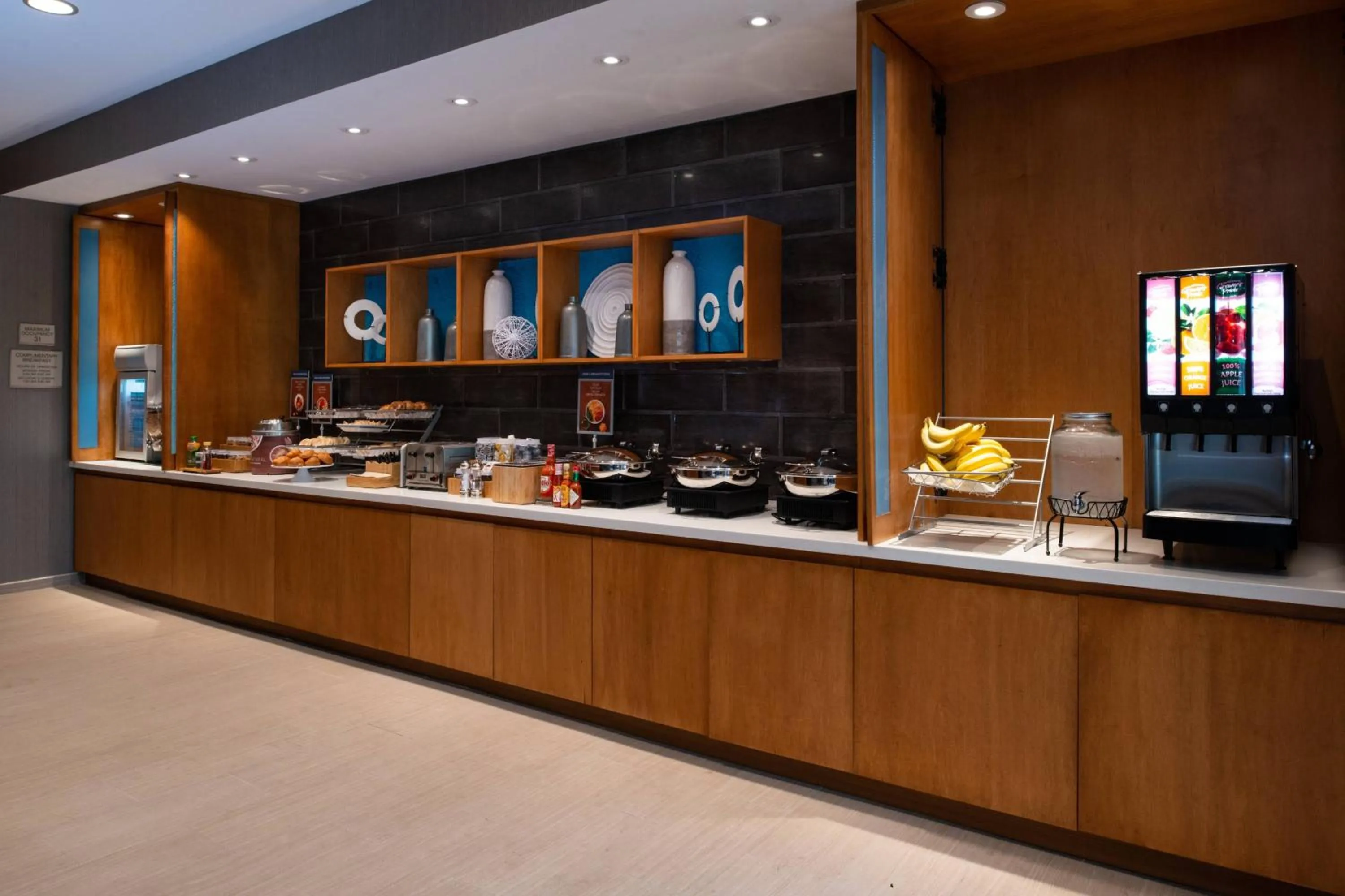 Breakfast in SpringHill Suites by Marriott Elizabethtown