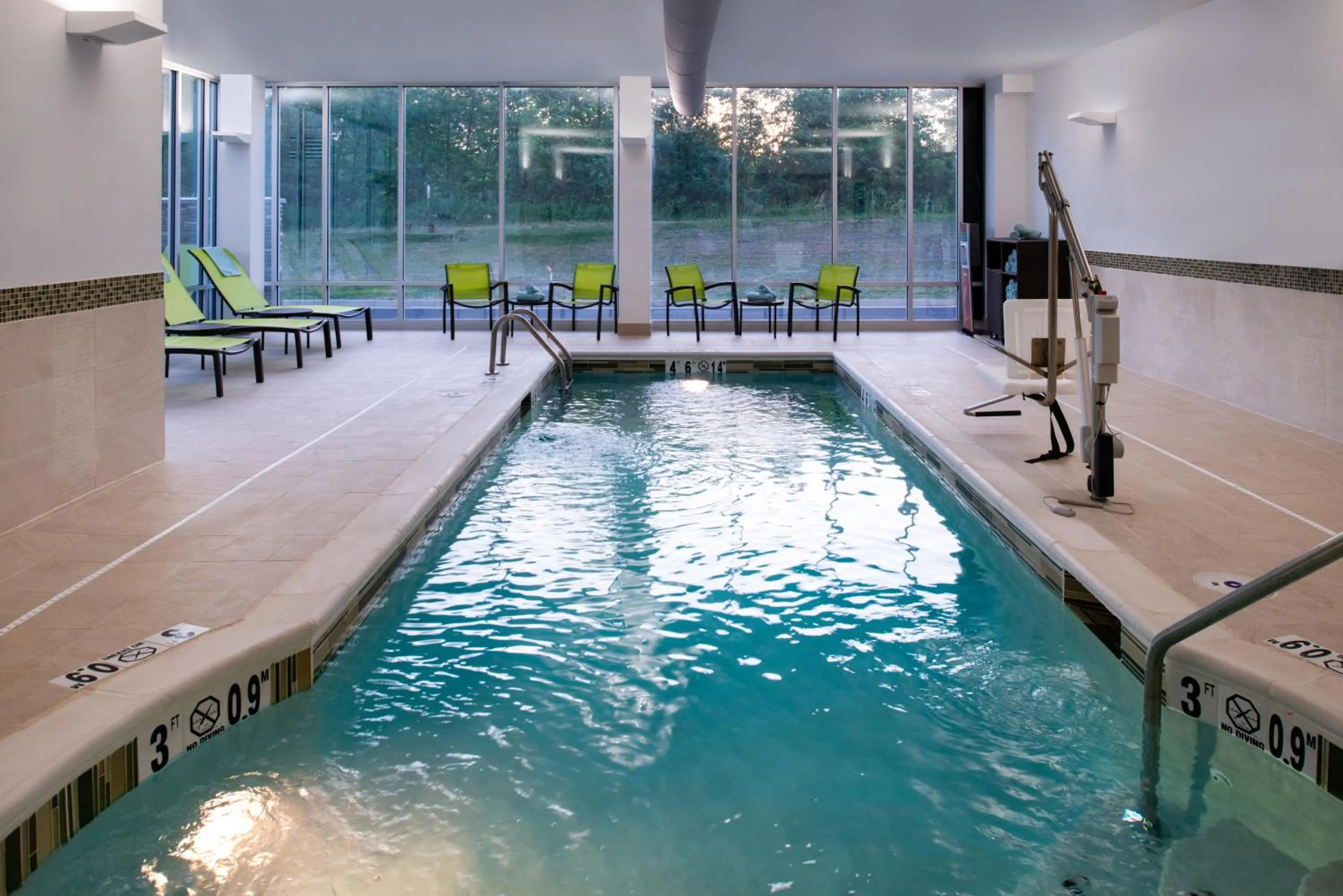 Swimming pool in SpringHill Suites by Marriott Elizabethtown