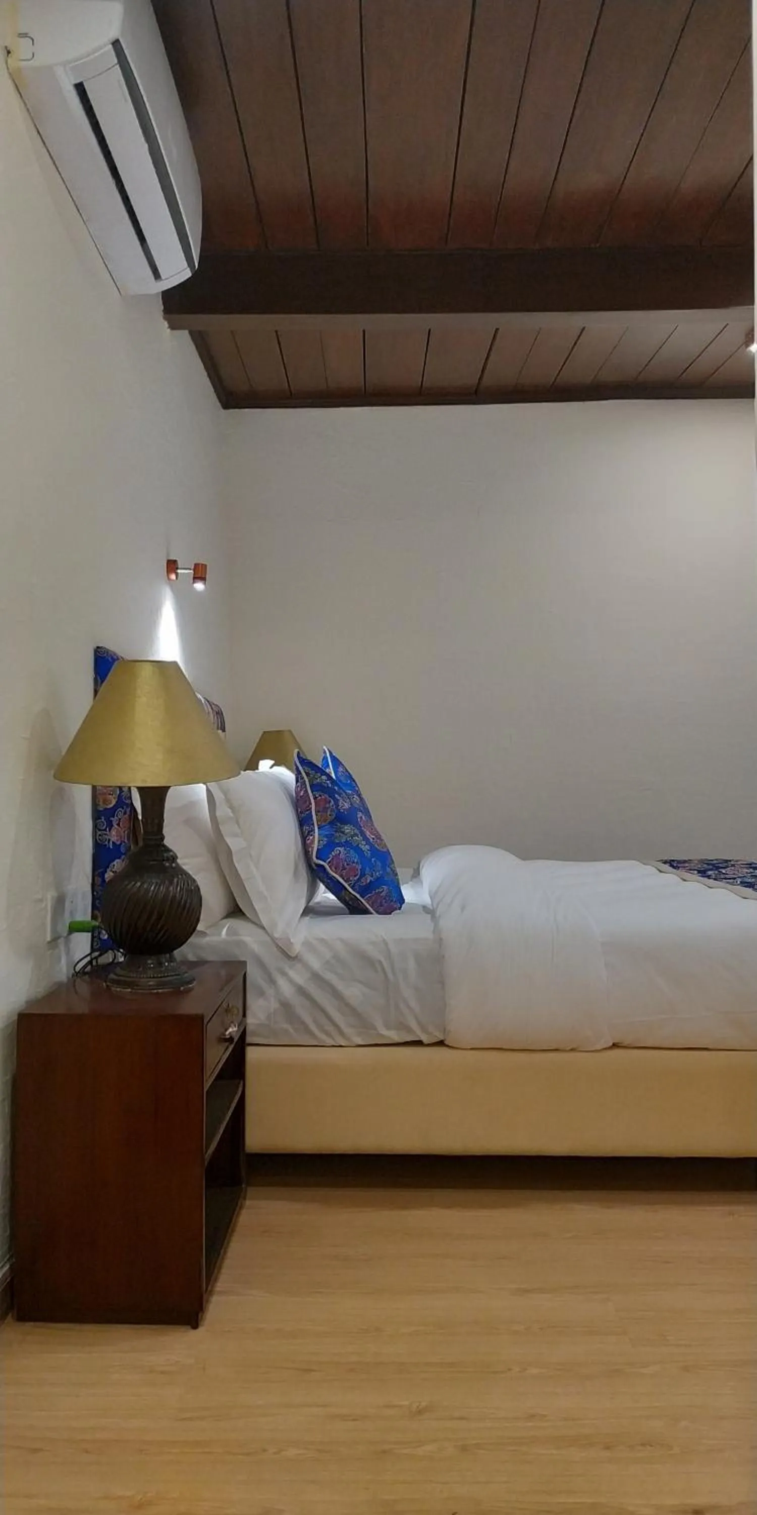 Bed in Heranya La:Ku