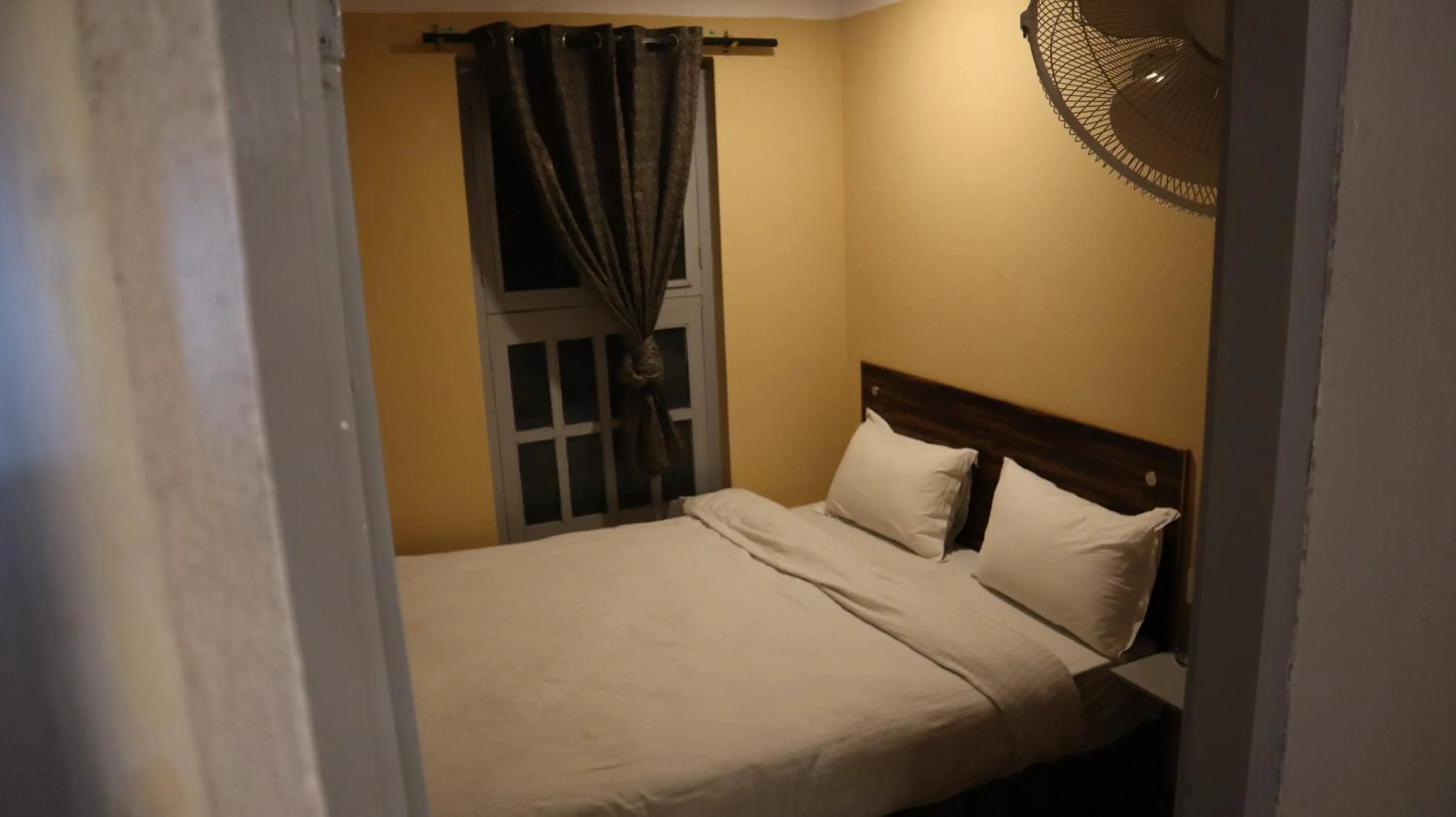 Bed in Heranya La:Ku