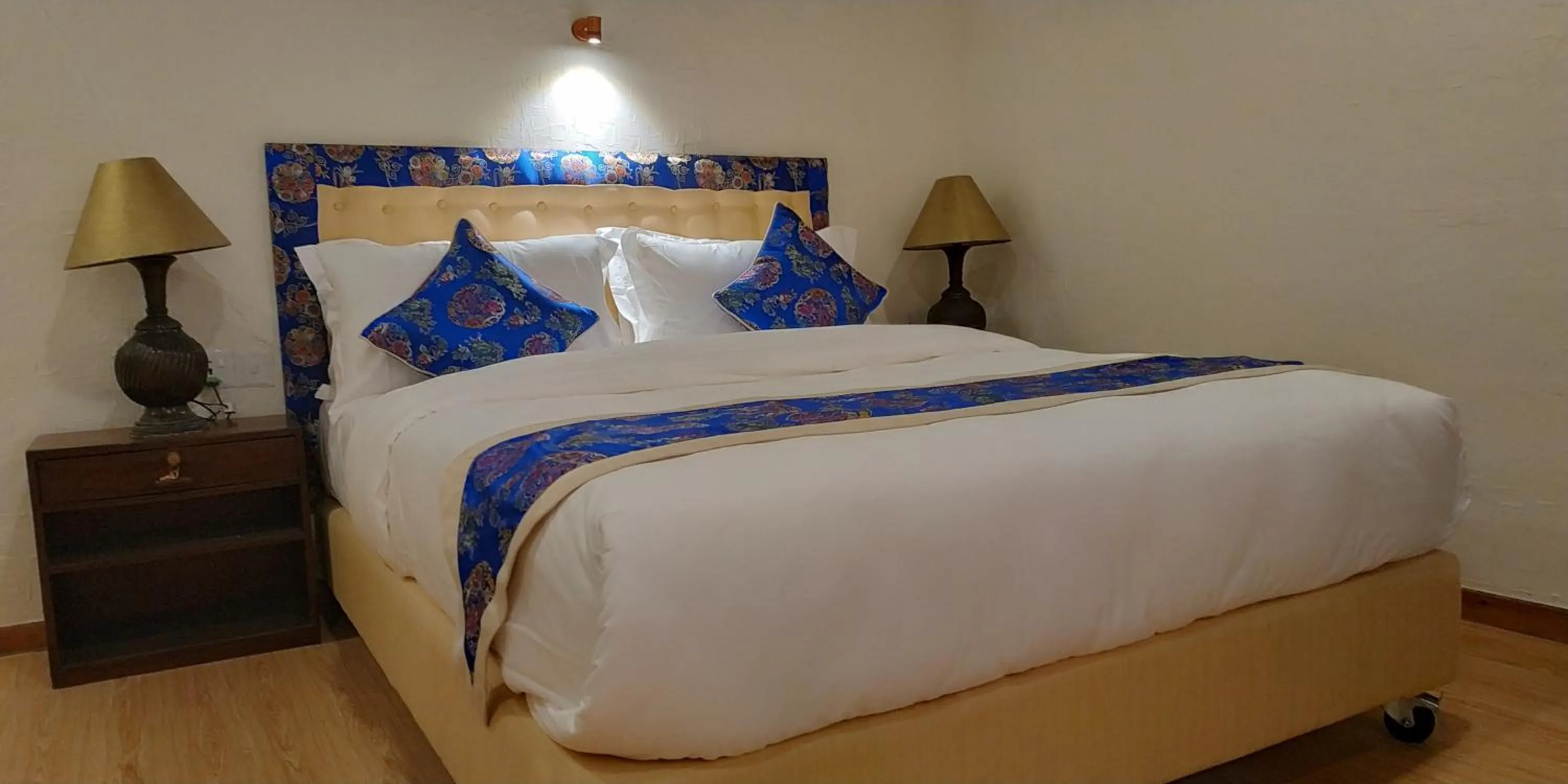 Bed in Heranya La:Ku