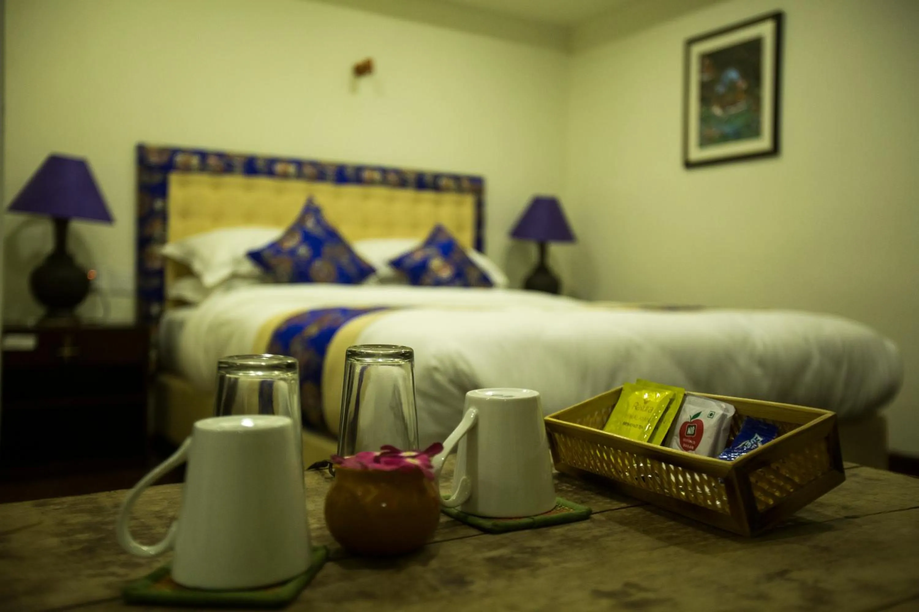 Drinks, Bed in Heranya La:Ku