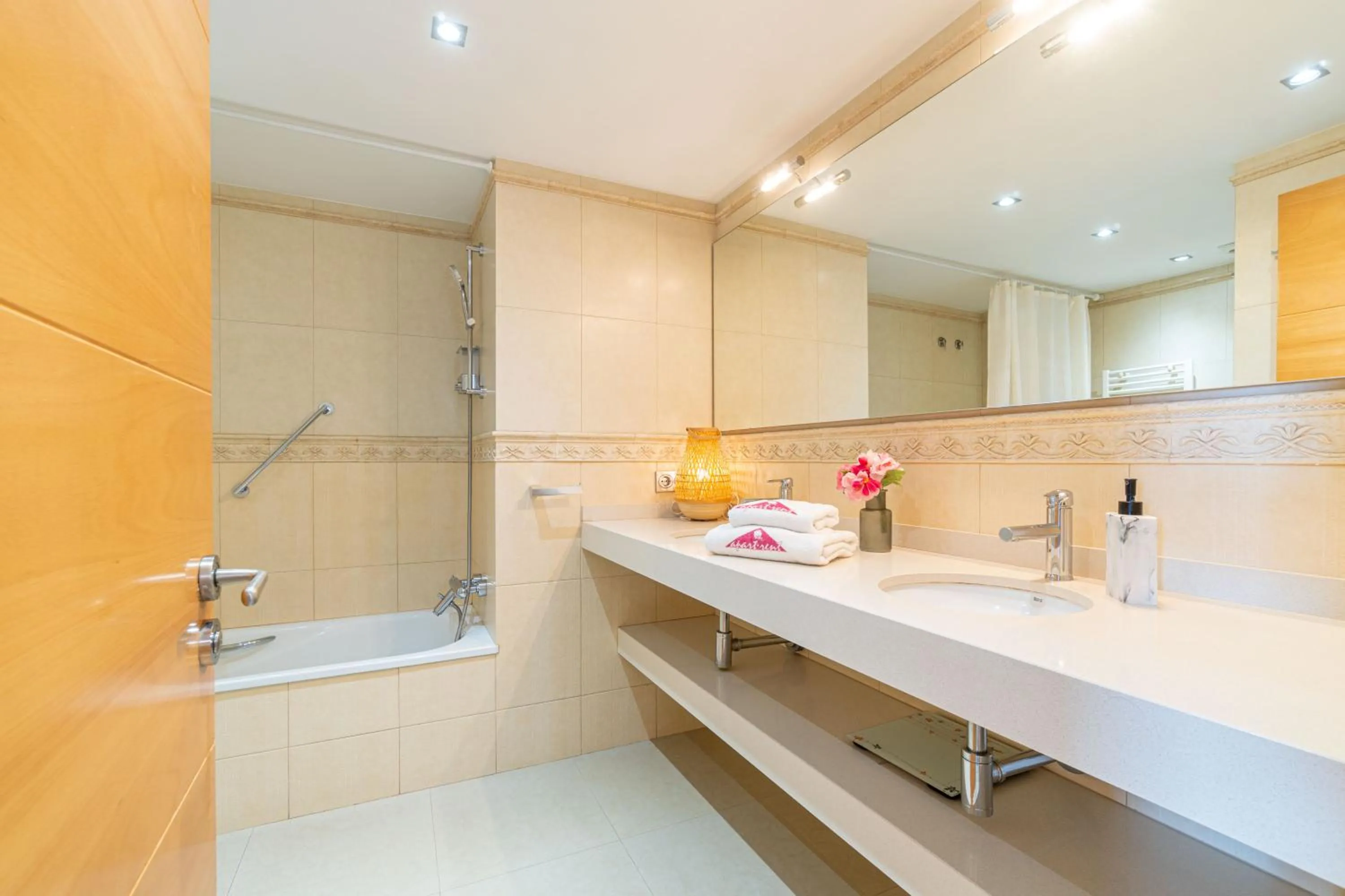 Bathroom in Apart-rent Penthouse Port Grec 0160