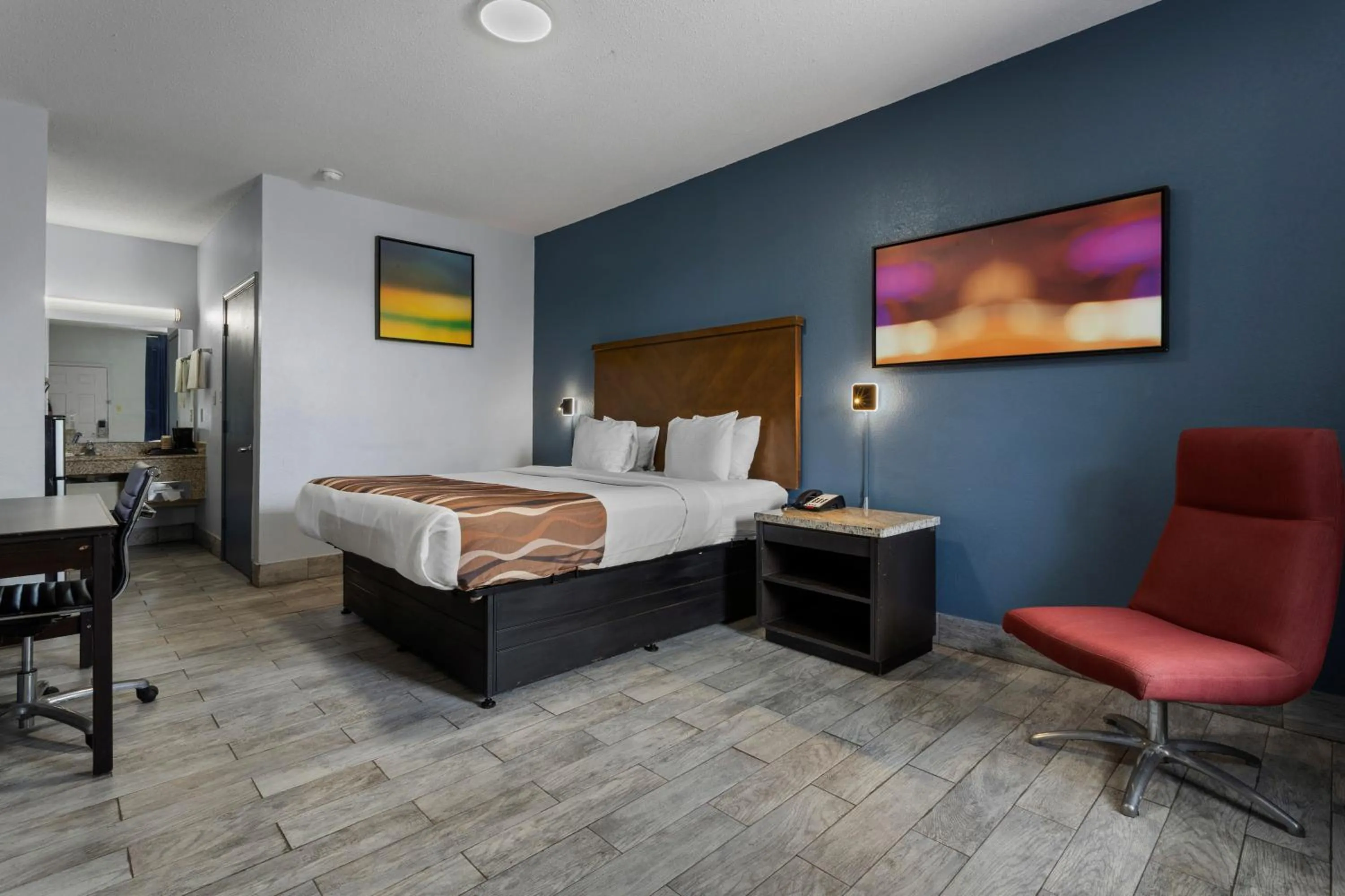 Bed in MAGNOLIA INN of BILOXI,OCEAN SPRINGS,PASCAGOULA & GAUTIER