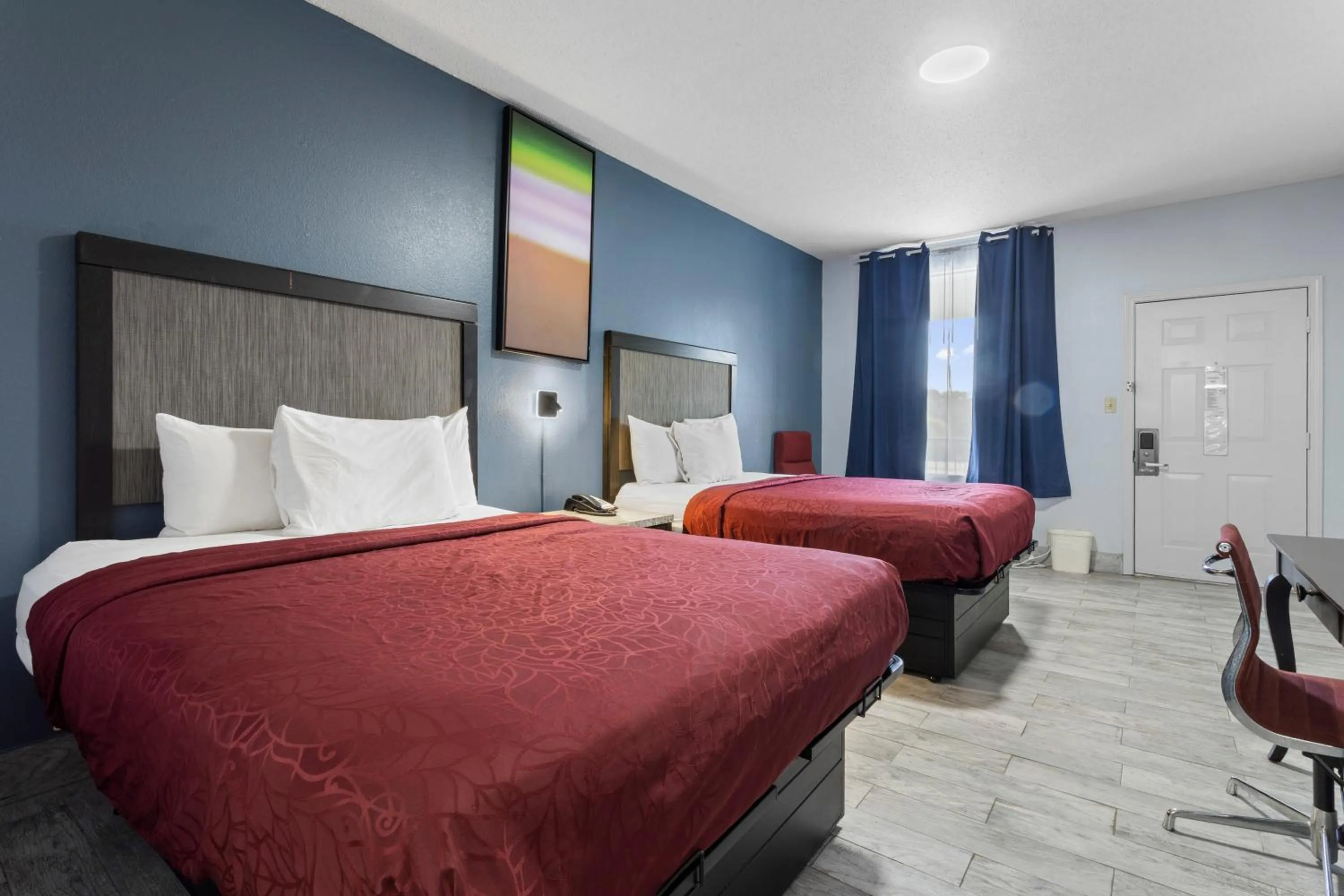 Bed in MAGNOLIA INN of BILOXI,OCEAN SPRINGS,PASCAGOULA & GAUTIER