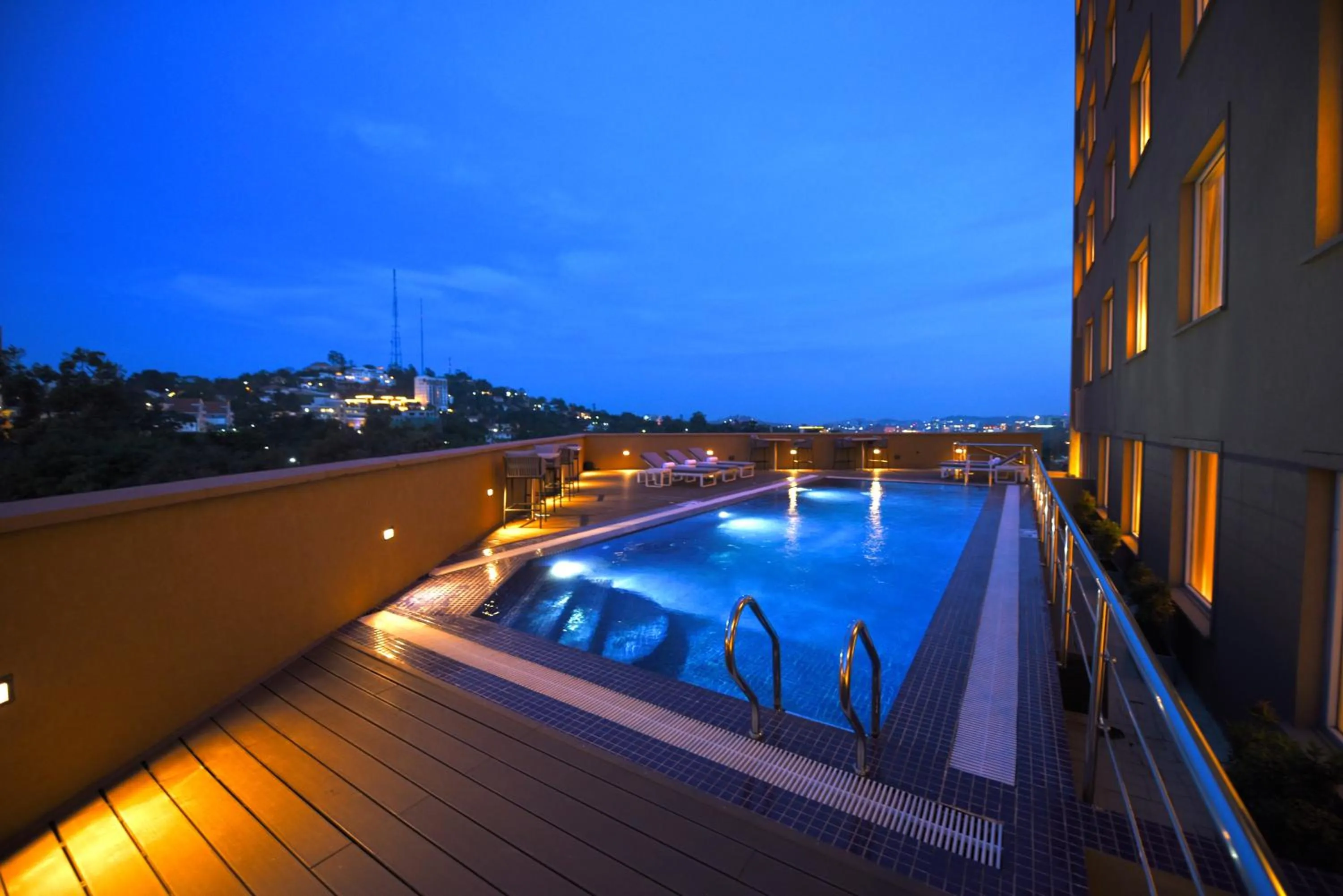 Swimming pool in Hilton Garden Inn Kampala