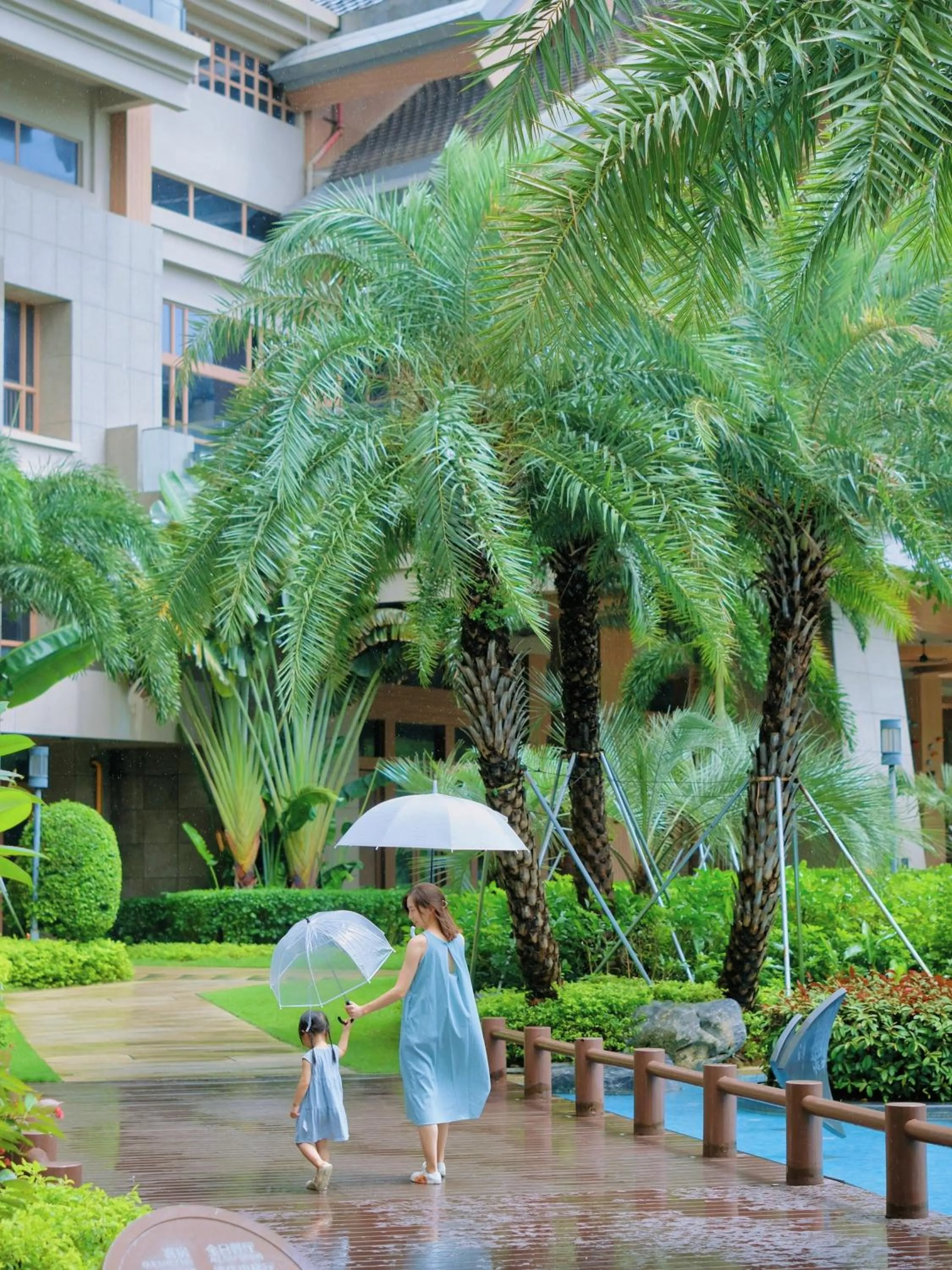 People in DoubleTree by Hilton Shanwei