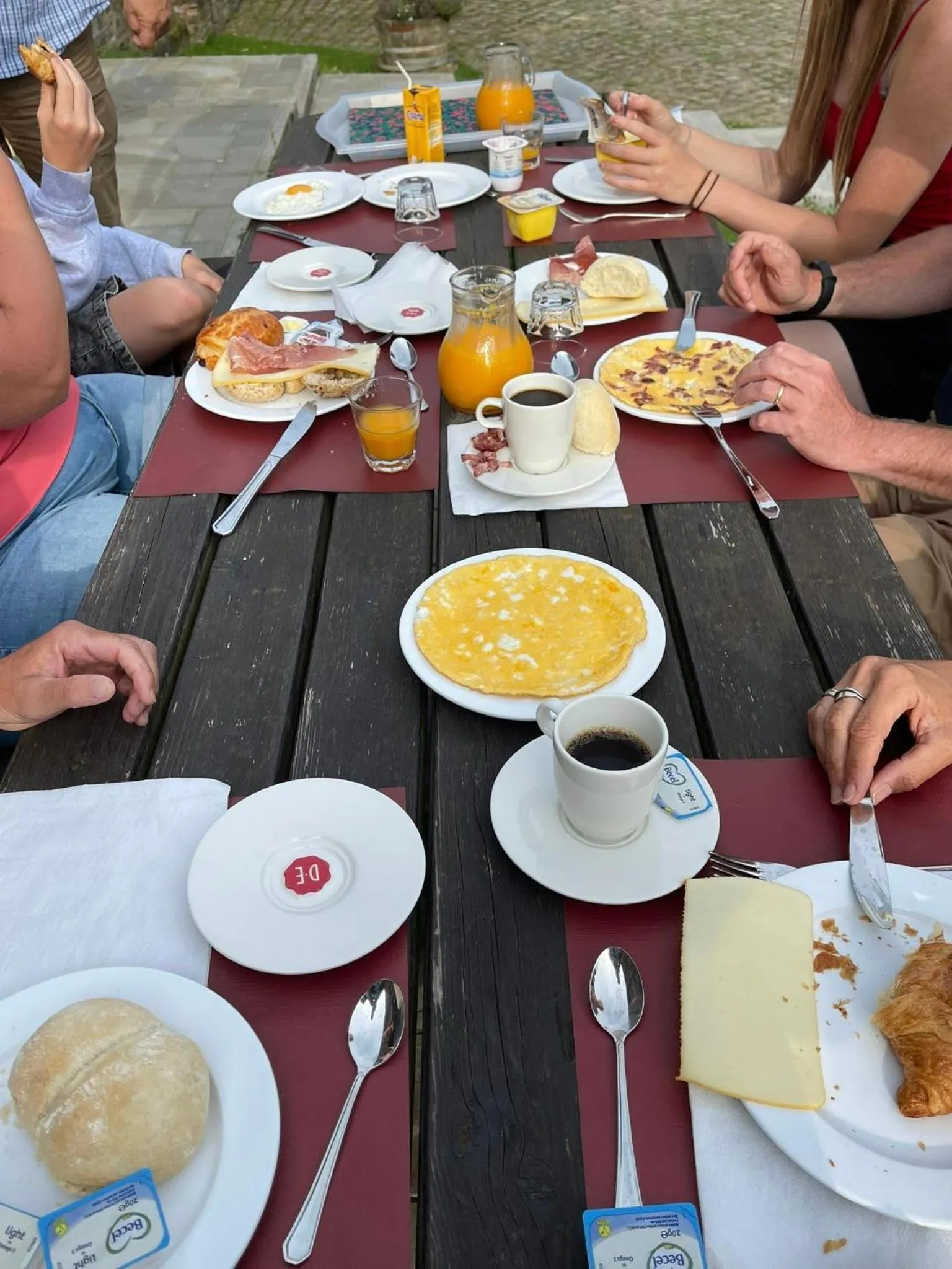 B&B HOTEL IN FERME DE LEUZE nabij Durbuy, eigen laadpalen
