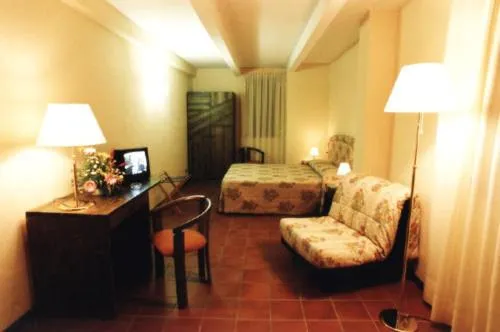 Photo of the whole room in Hotel La Rocca