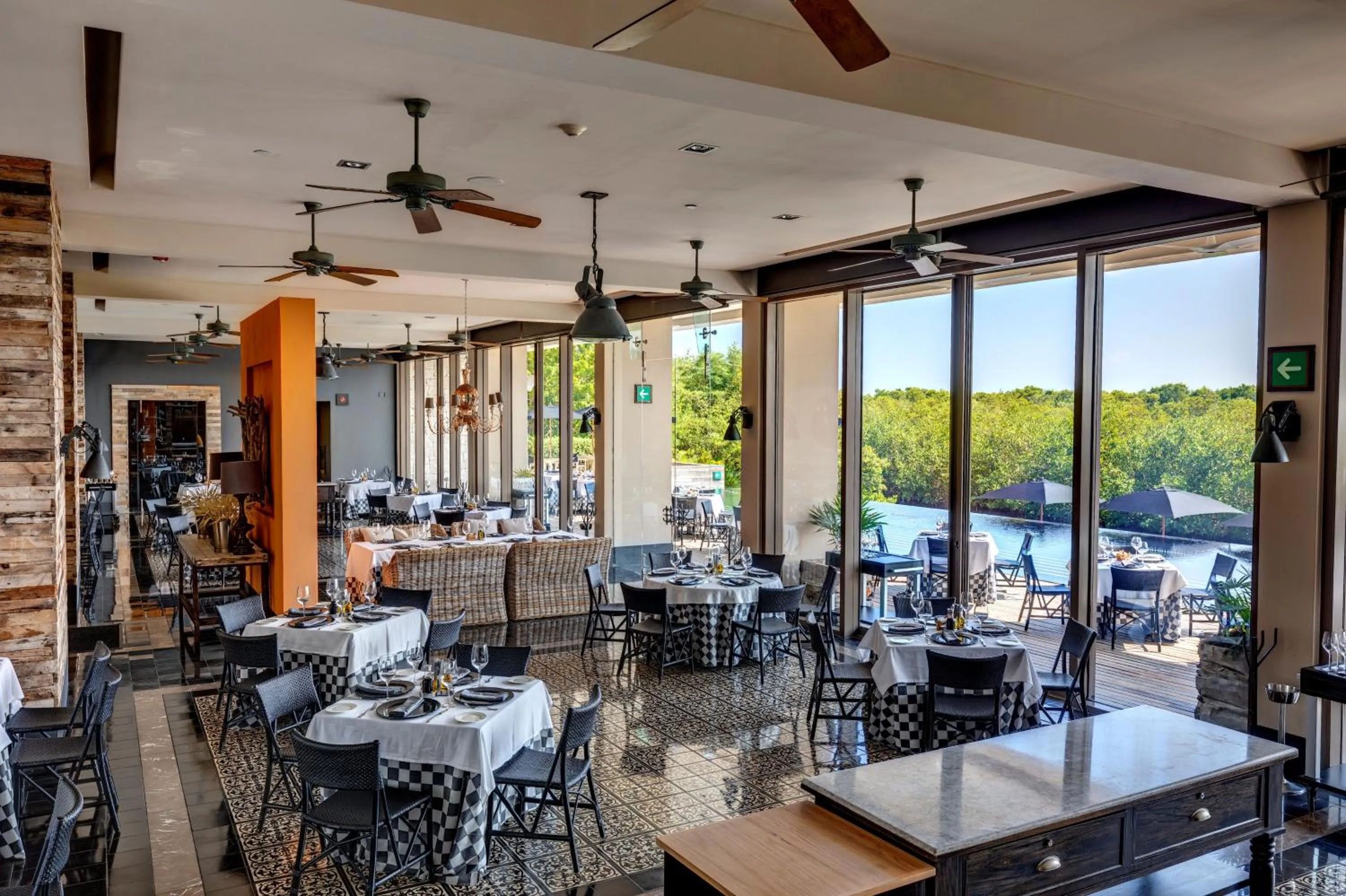 Dinner in NIZUC Resort & Spa