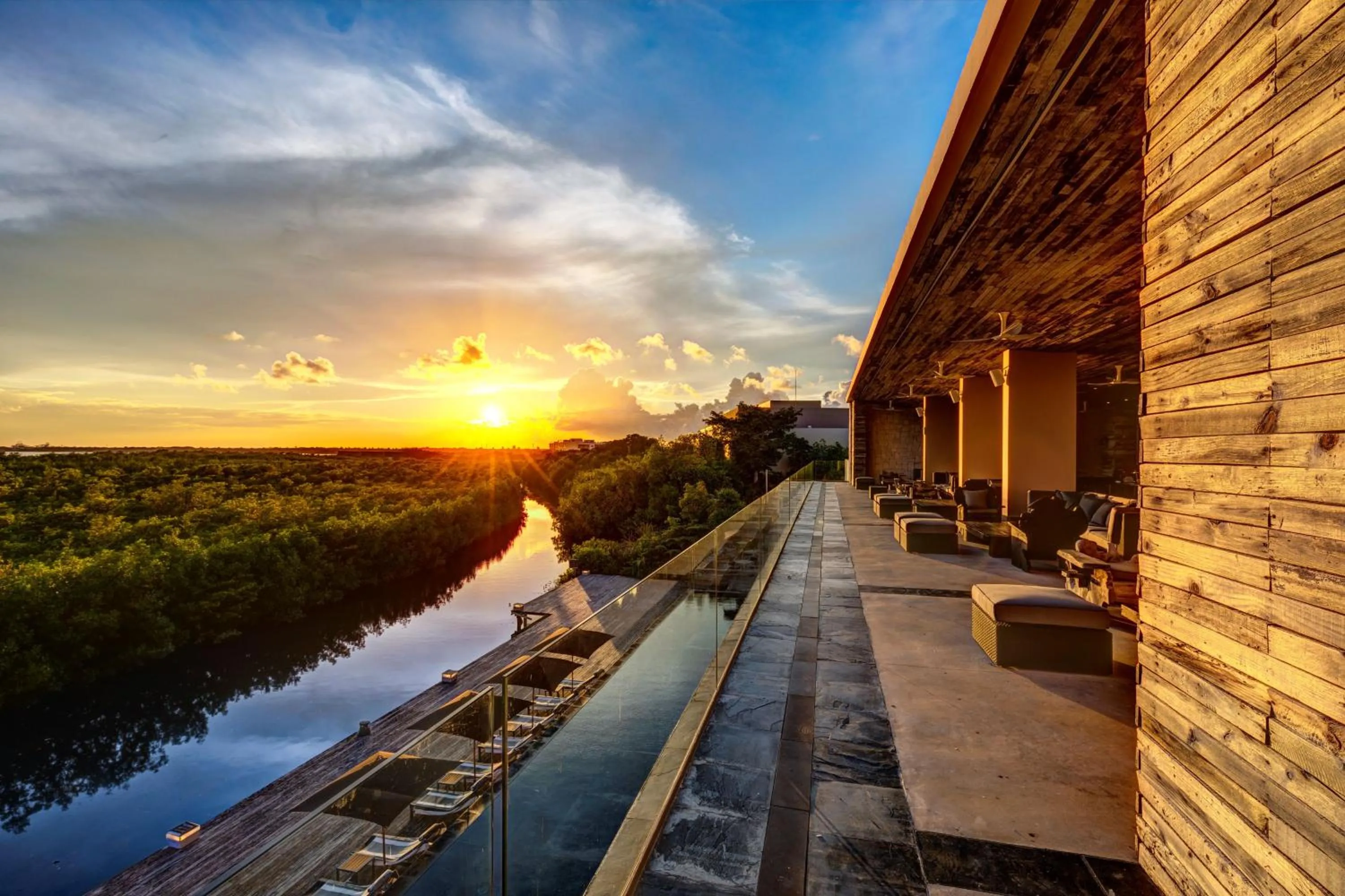 Restaurant/places to eat in NIZUC Resort & Spa