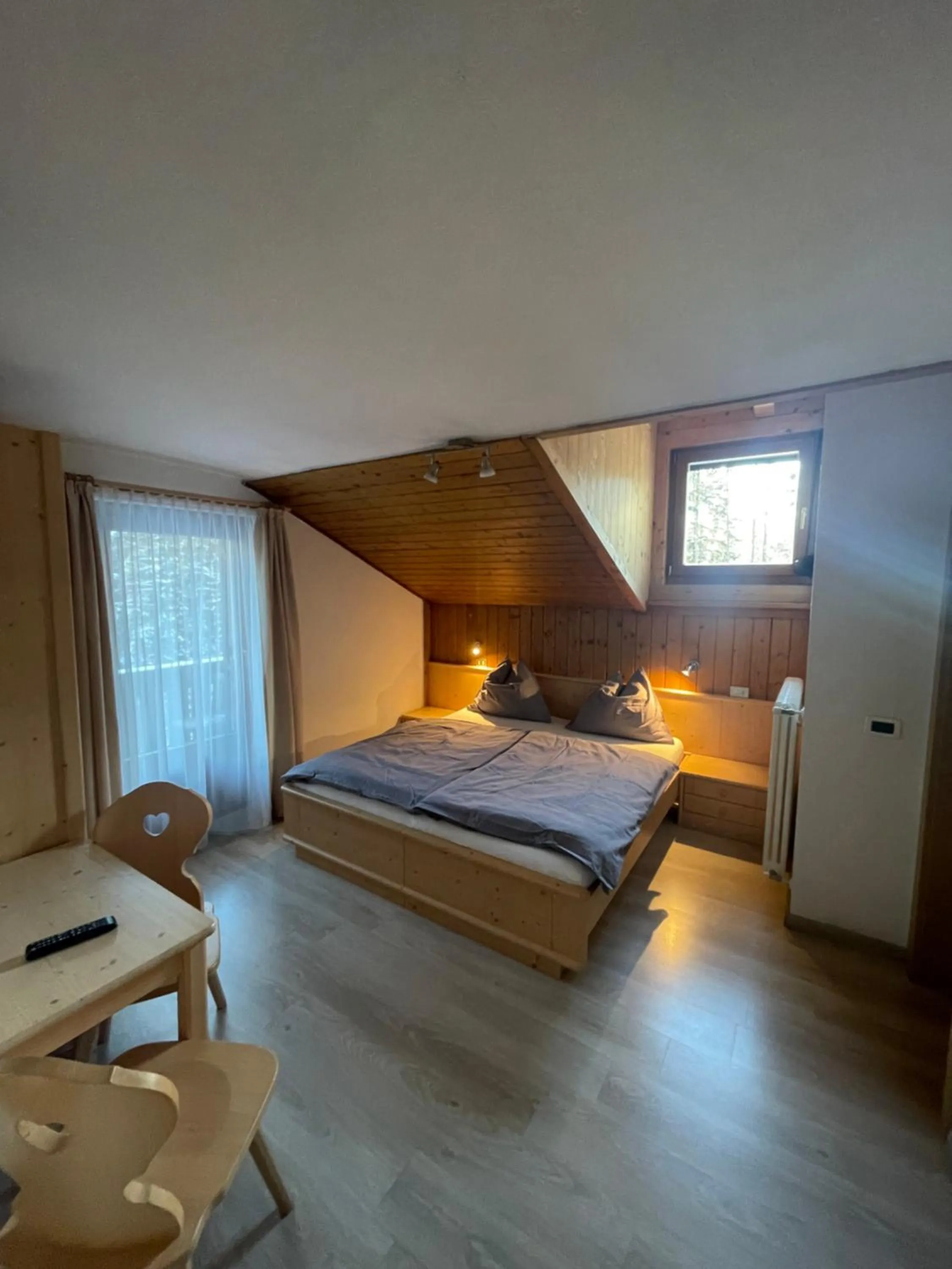 Bedroom, Bed in Lamirì