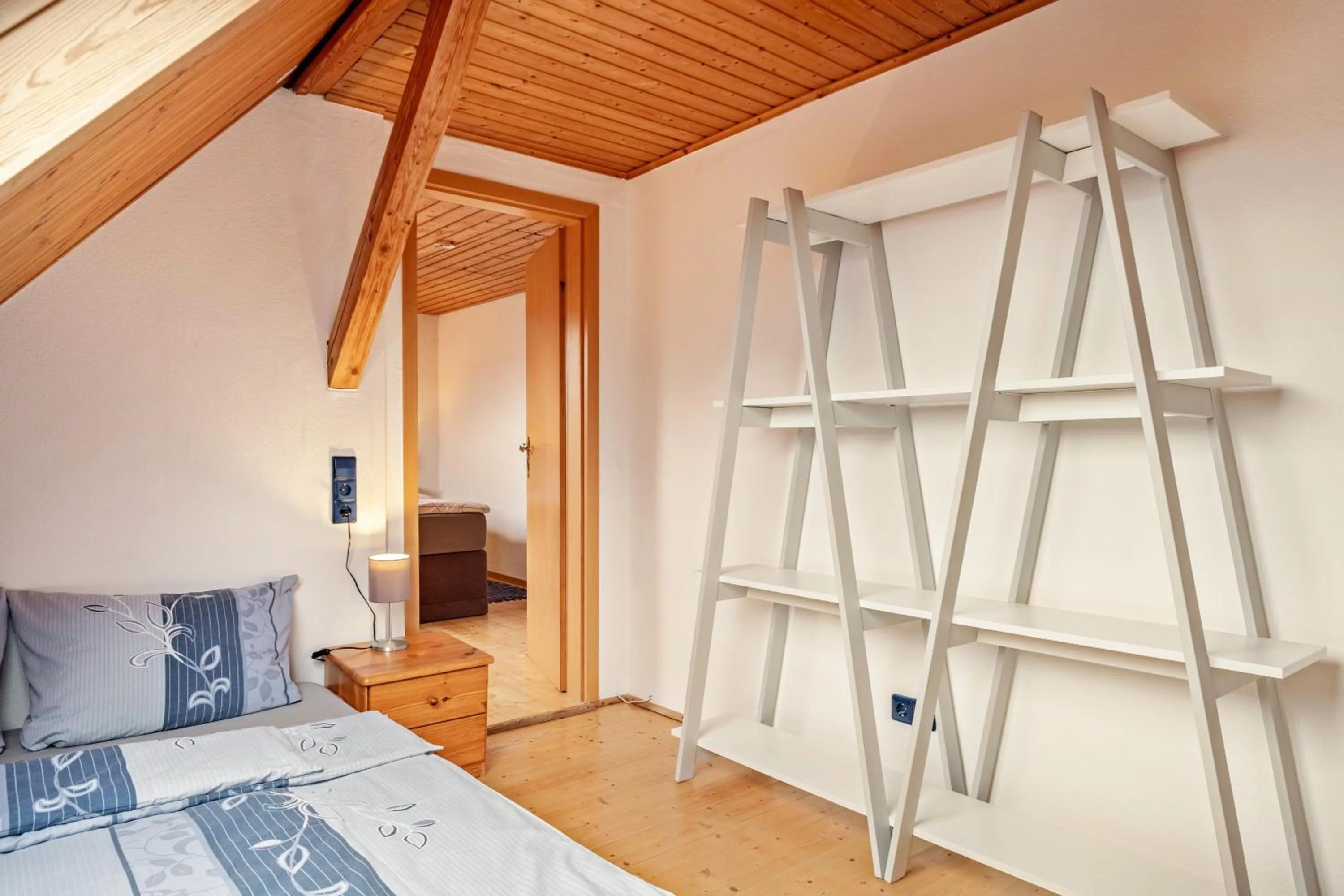 Property building, Bed in Appartement Lehen