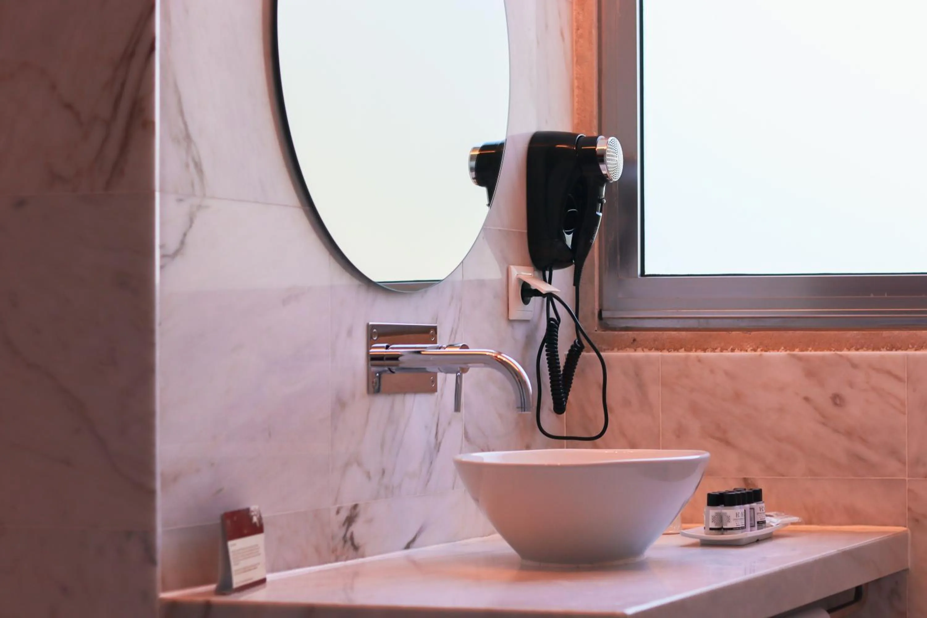 Toilet in HD | Duecitânia Design Hotel