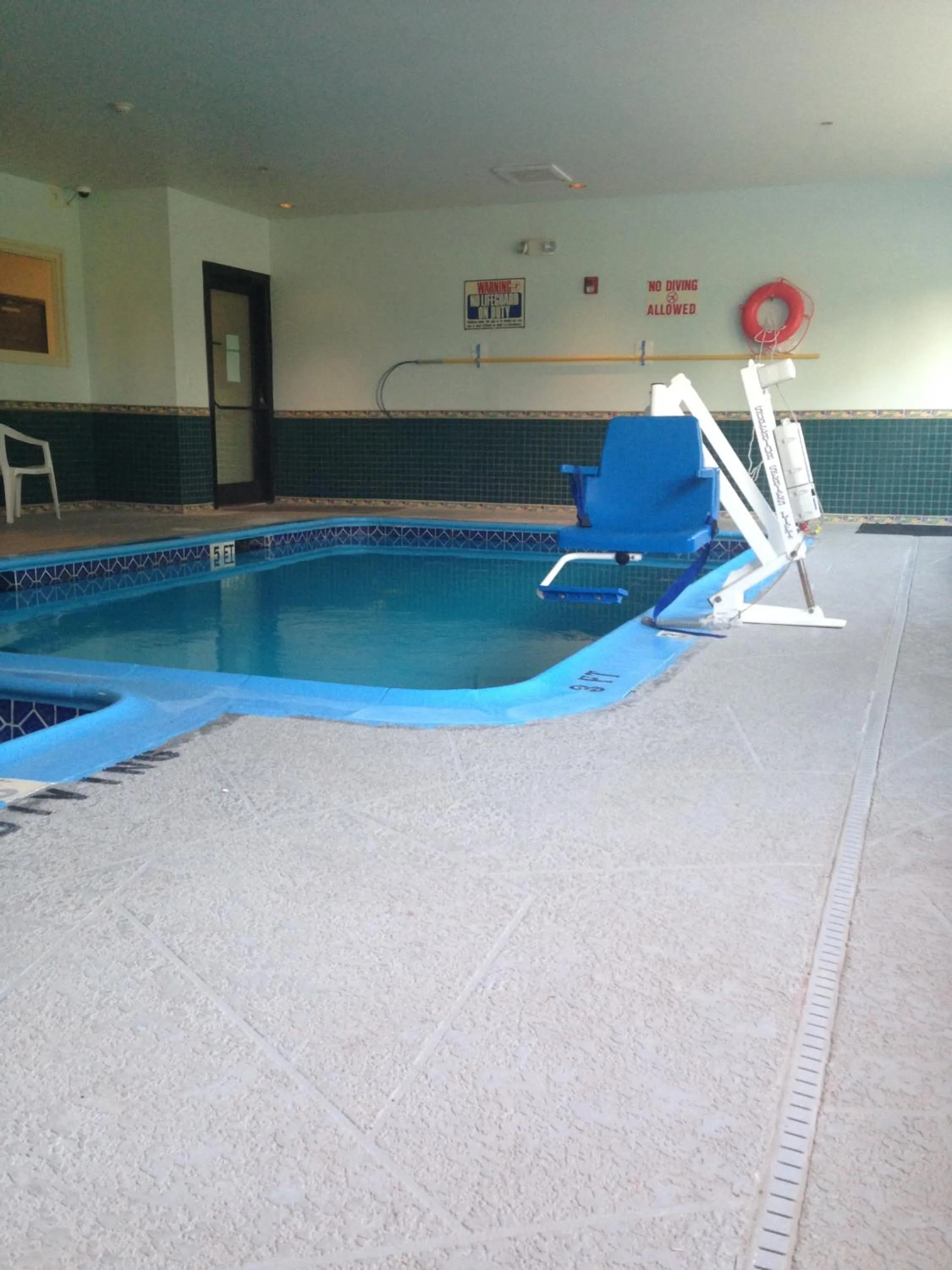 Swimming pool in Americas Best Value Inn Somerville Texas