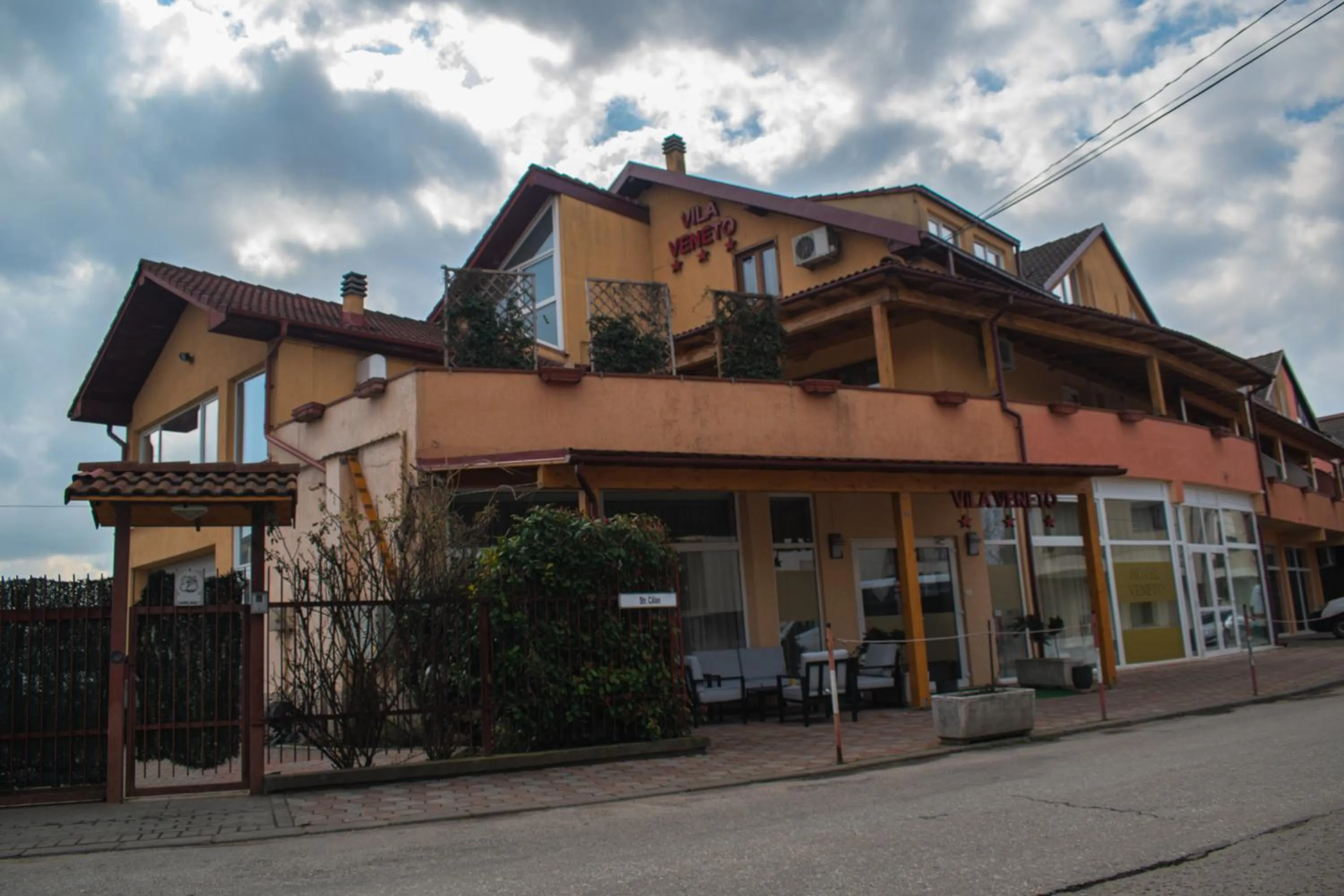 Property building in Hotel vila veneto