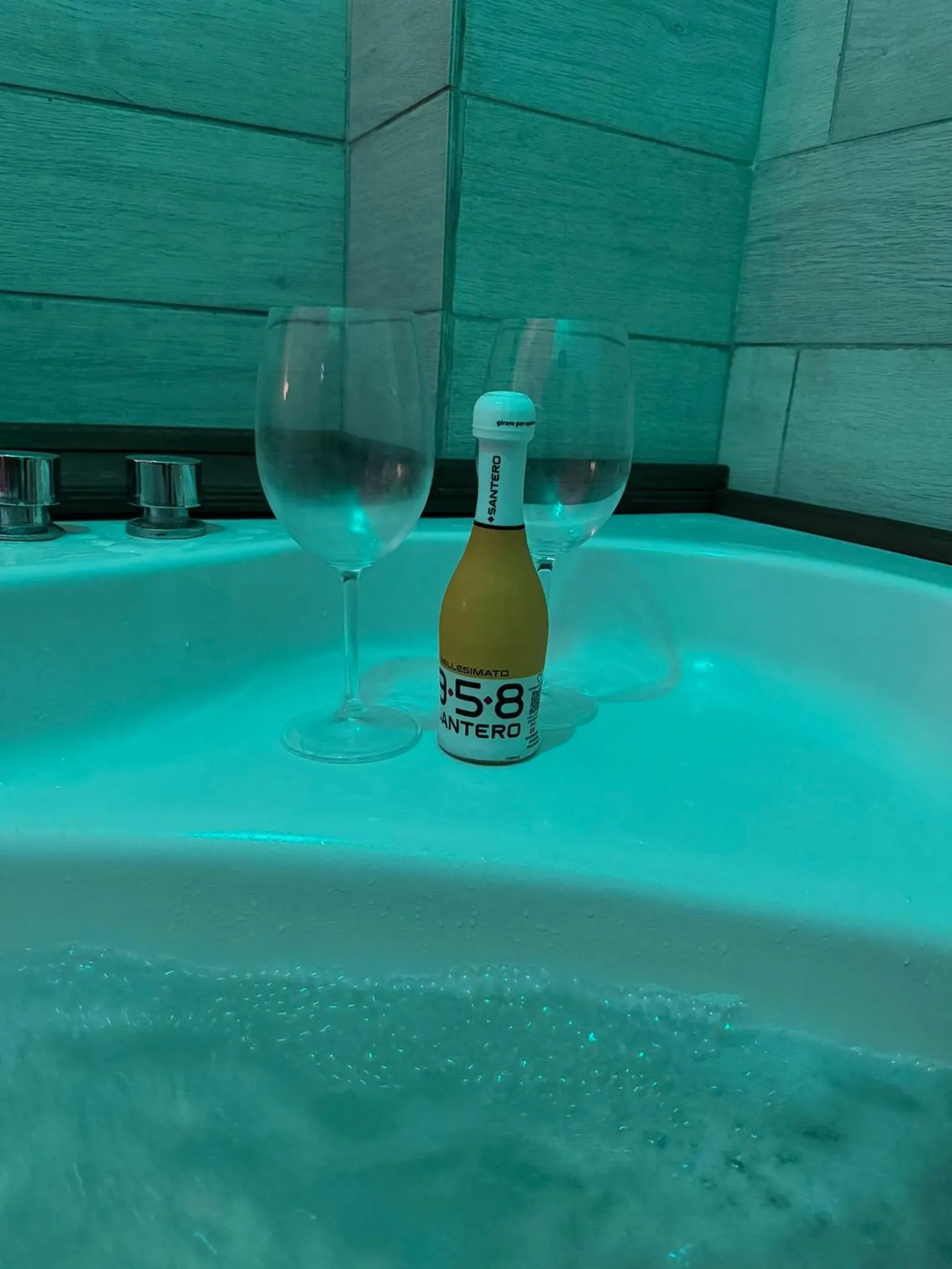 Hot Tub in B&B ME Palace