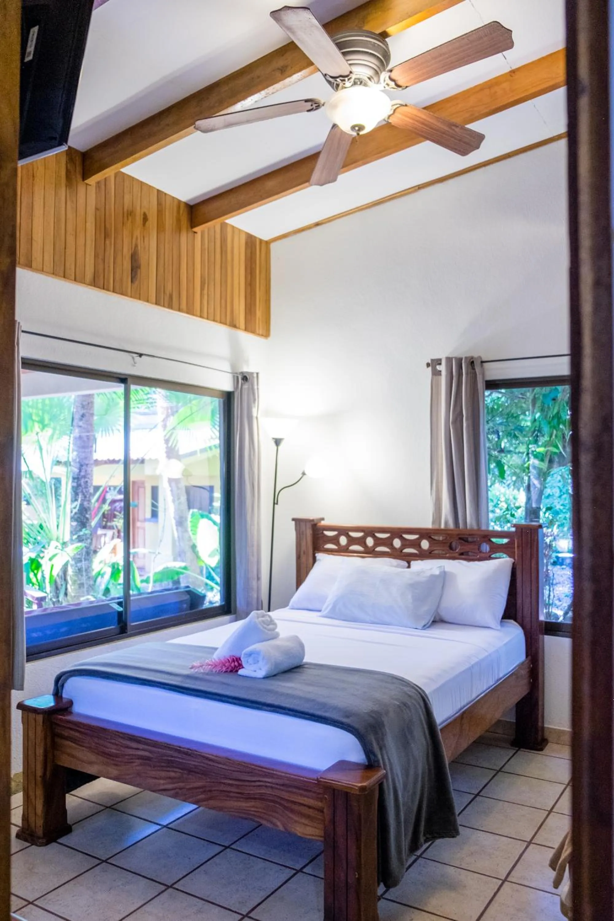 Bed in Zula Inn Aparthotel