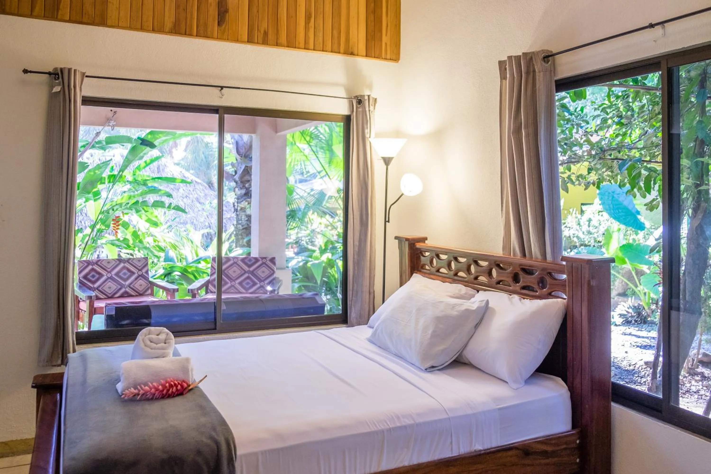 Bed in Zula Inn Aparthotel