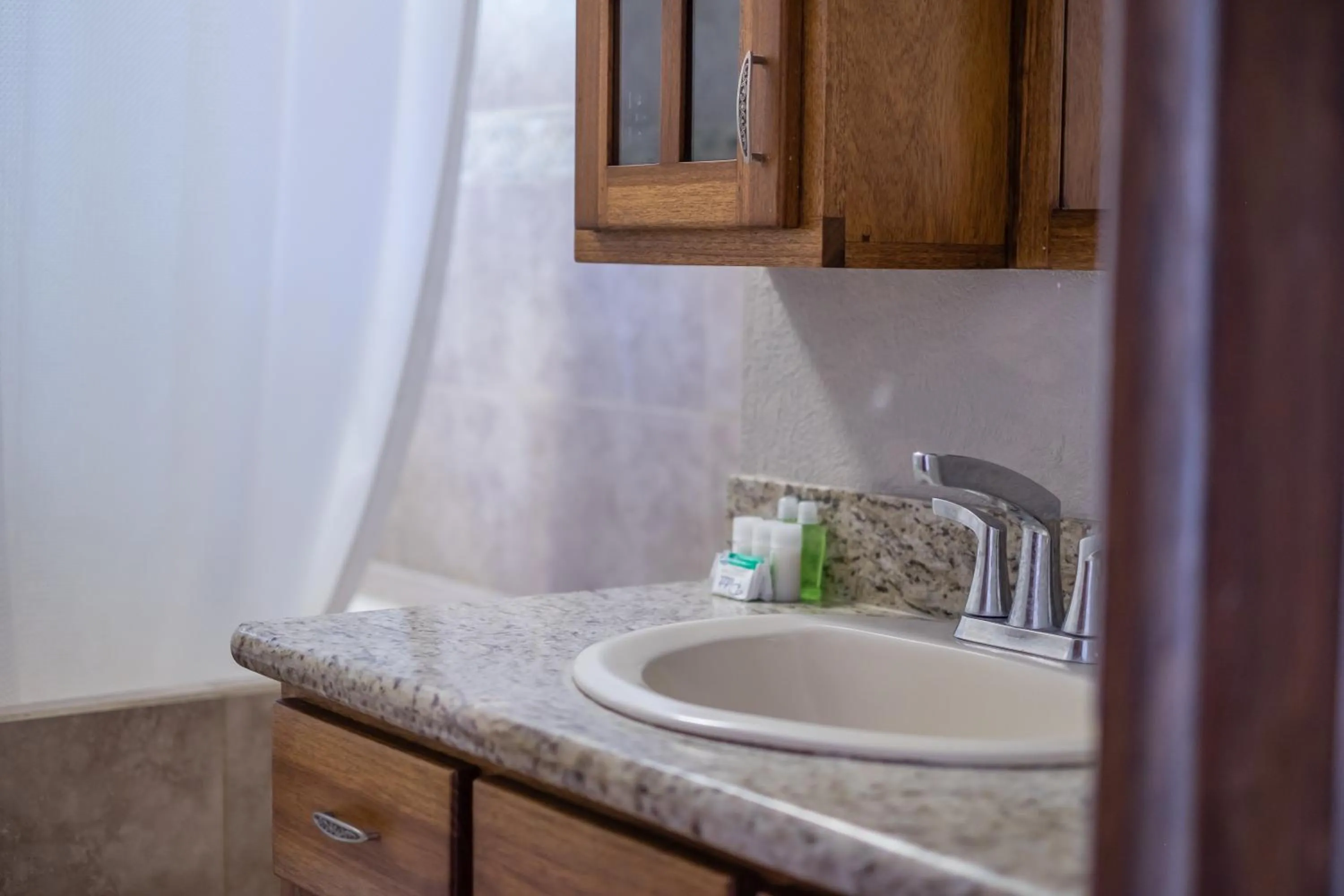 Bathroom in Zula Inn Aparthotel