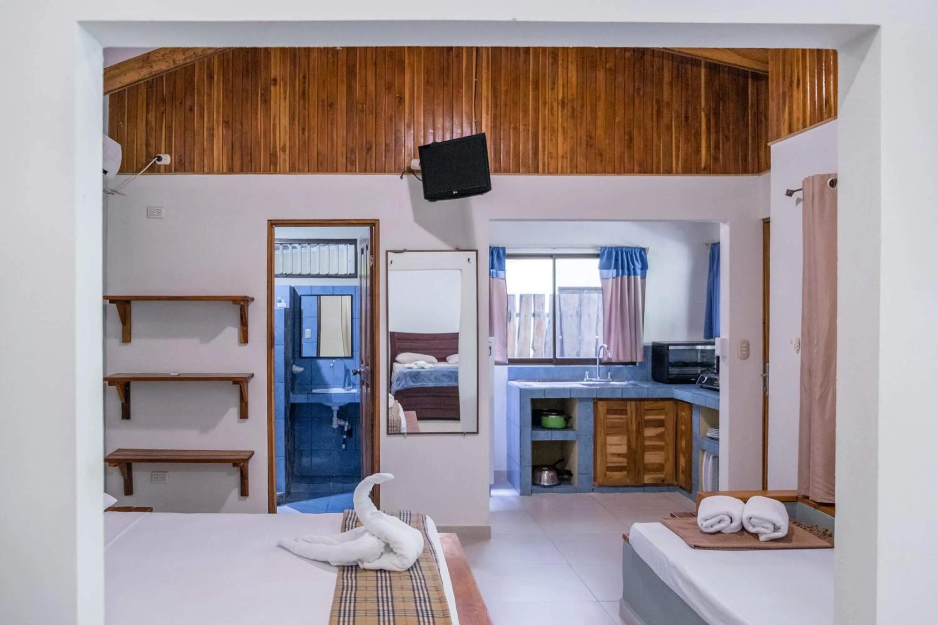 TV and multimedia in Zula Inn Aparthotel