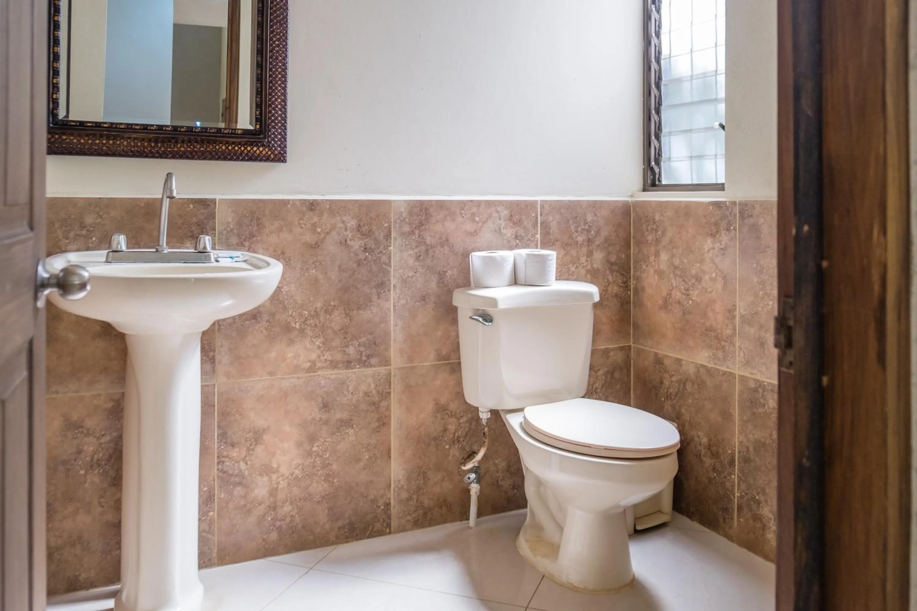 Bathroom in Zula Inn Aparthotel