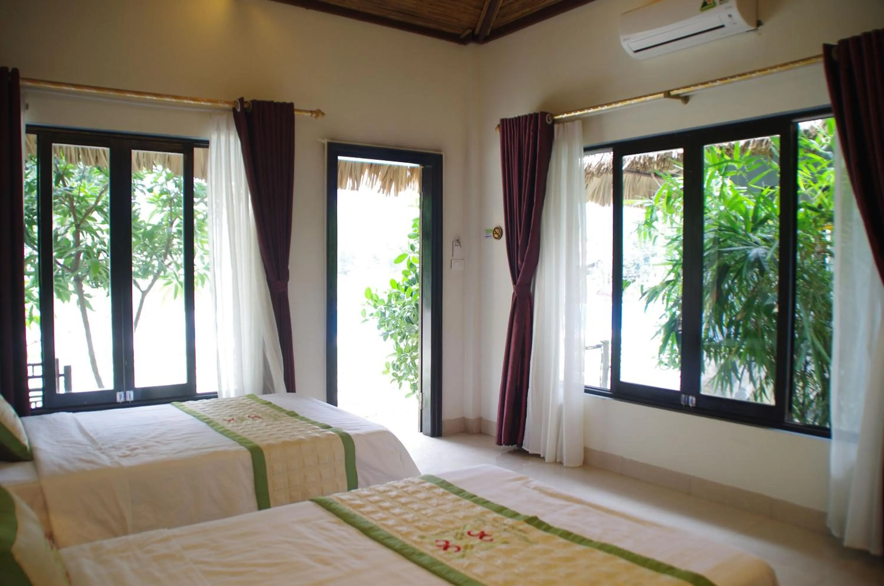 Photo of the whole room, Bed in Mai Chau Sky Resort