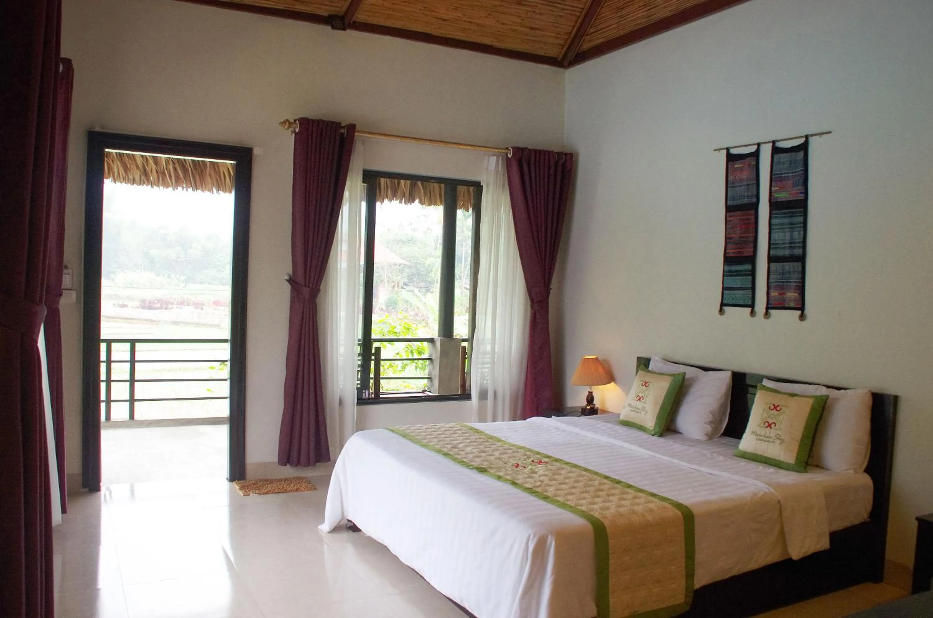 Balcony/Terrace, Bed in Mai Chau Sky Resort