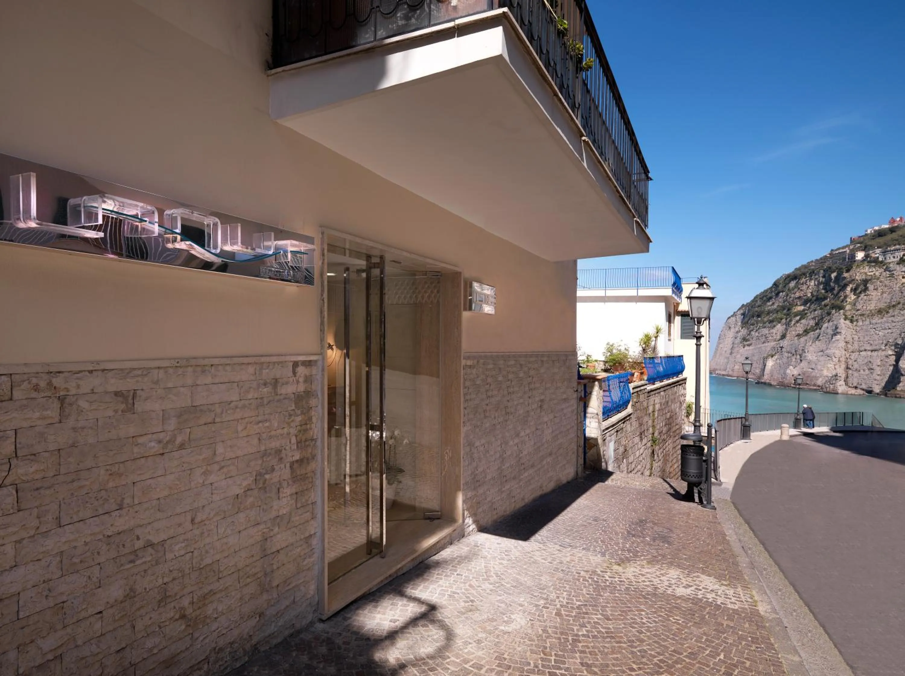 Facade/entrance in Laqua by the Sea