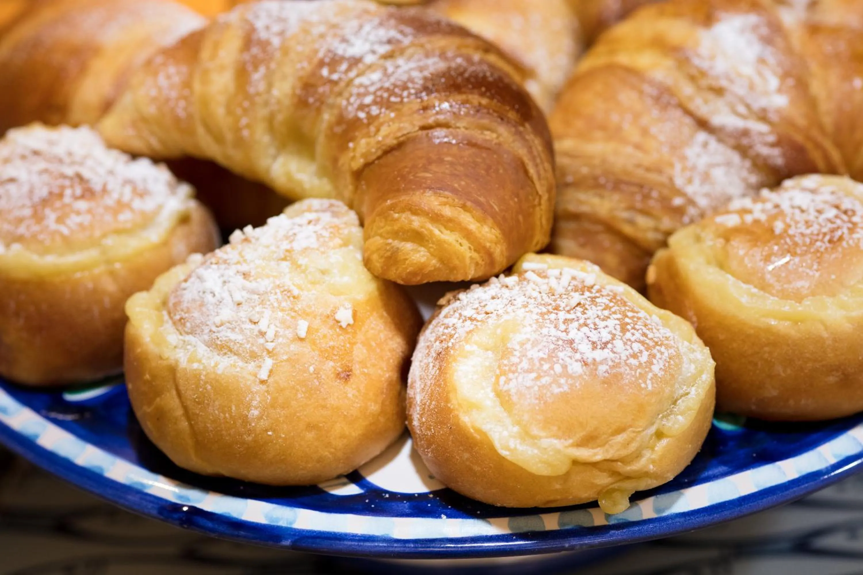 Breakfast in Laqua by the Sea