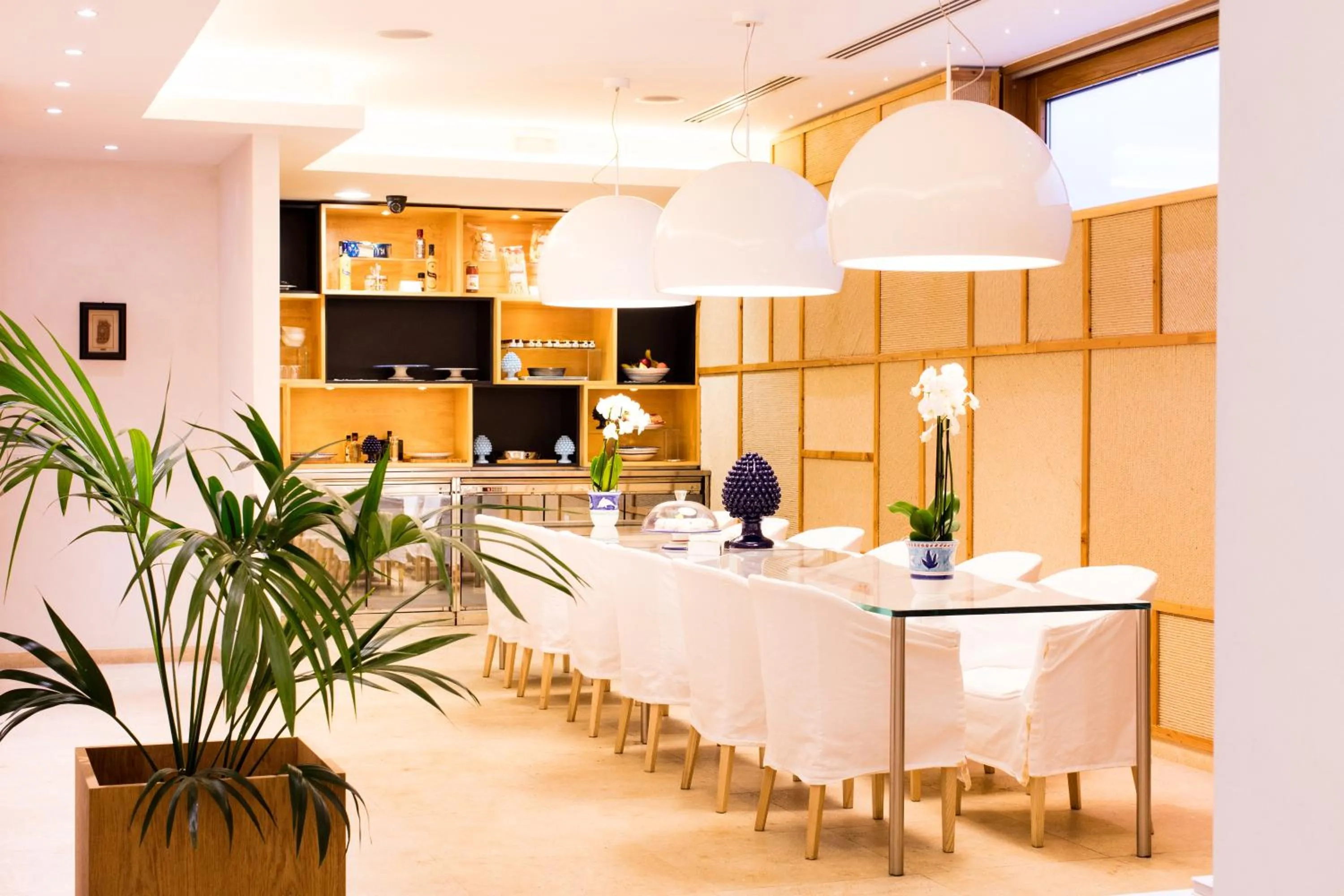 Breakfast in Laqua by the Sea