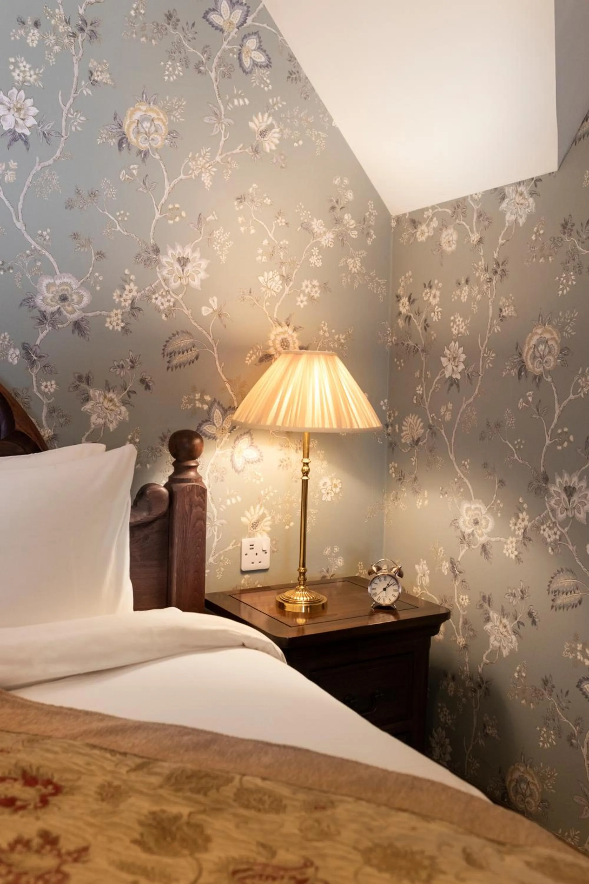 Bedroom, Bed in Rokeby Manor