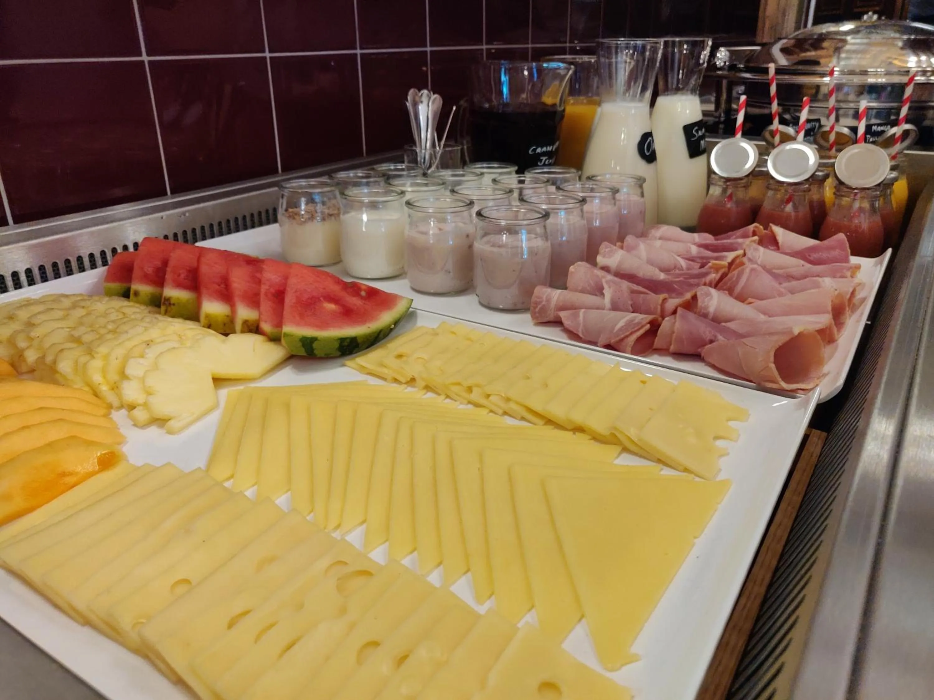 Breakfast in Rokeby Manor