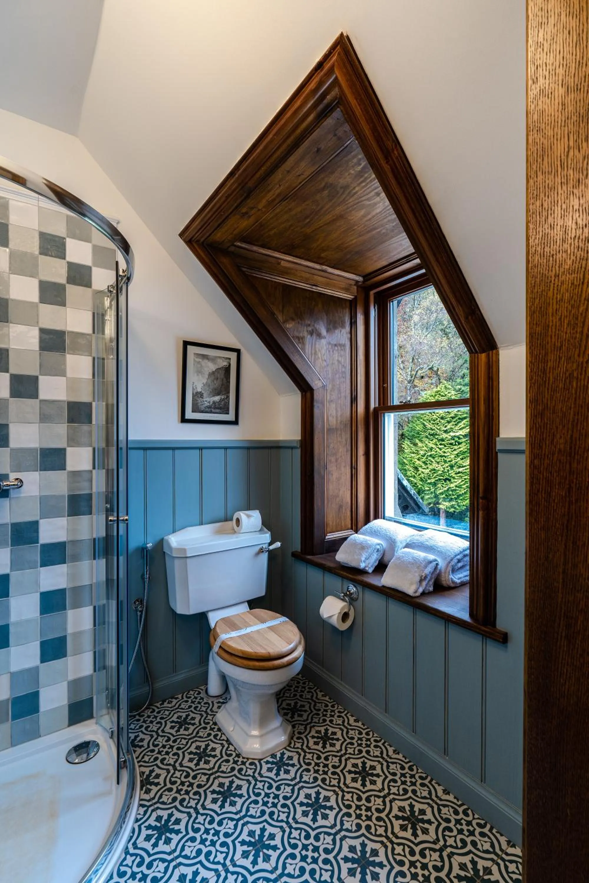 Toilet in Rokeby Manor