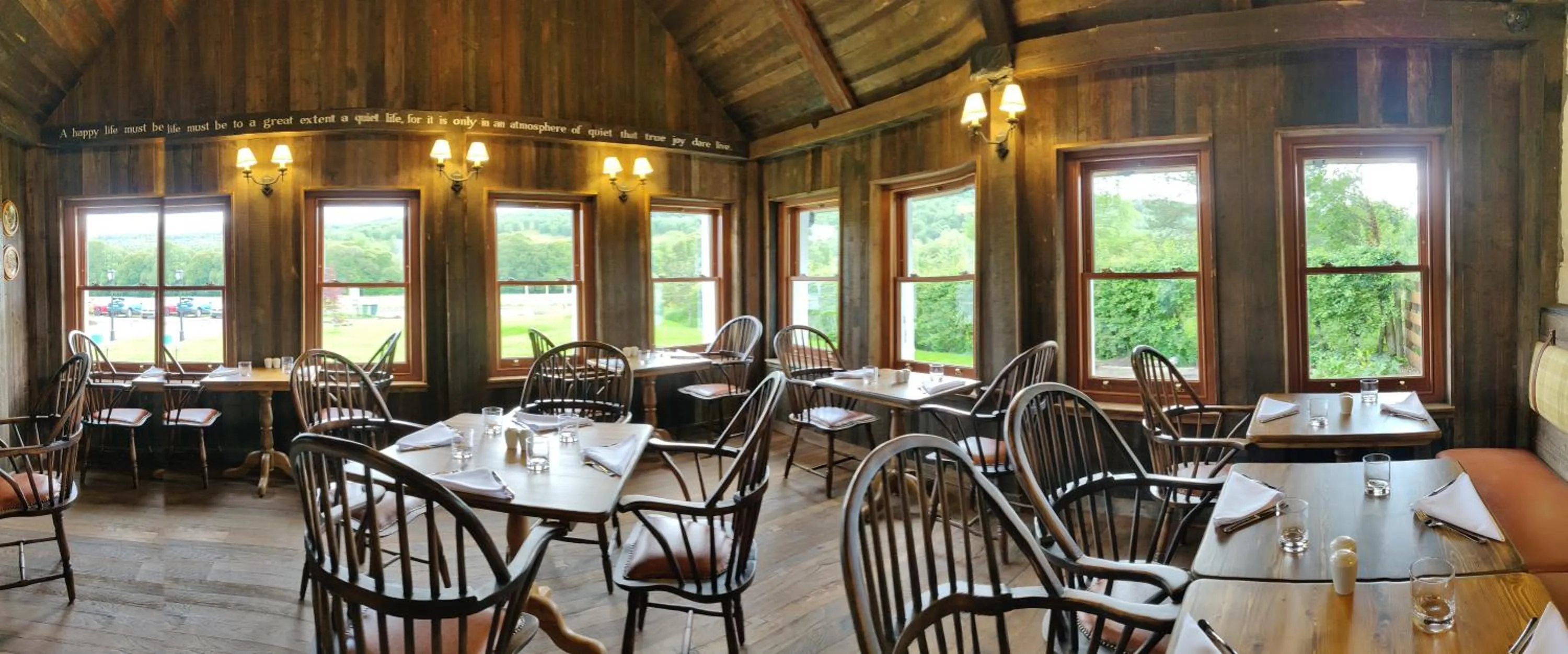 Breakfast in Rokeby Manor