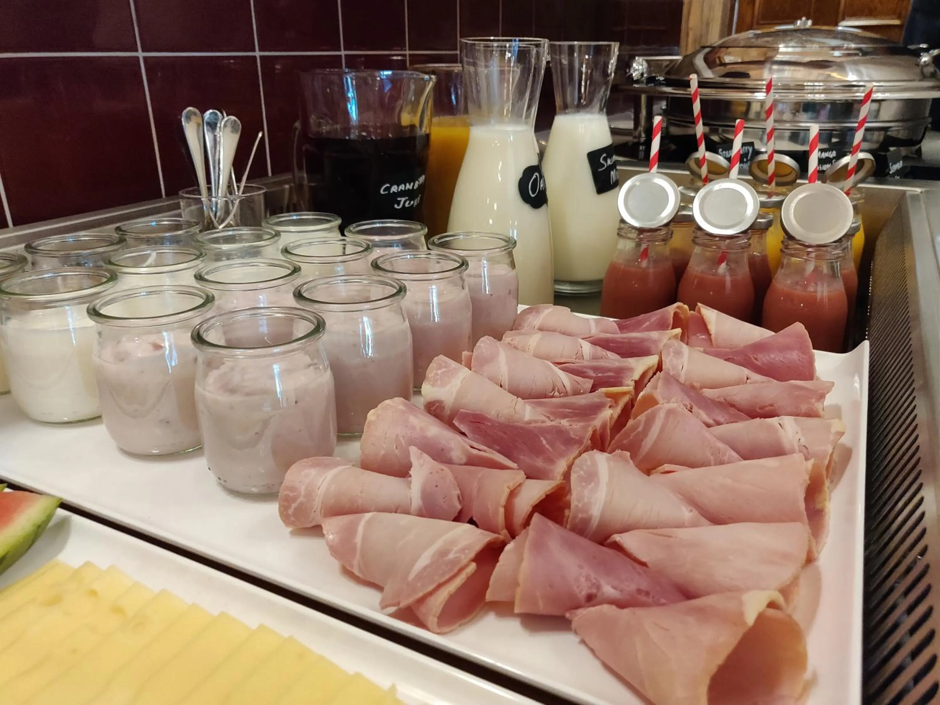 Breakfast in Rokeby Manor