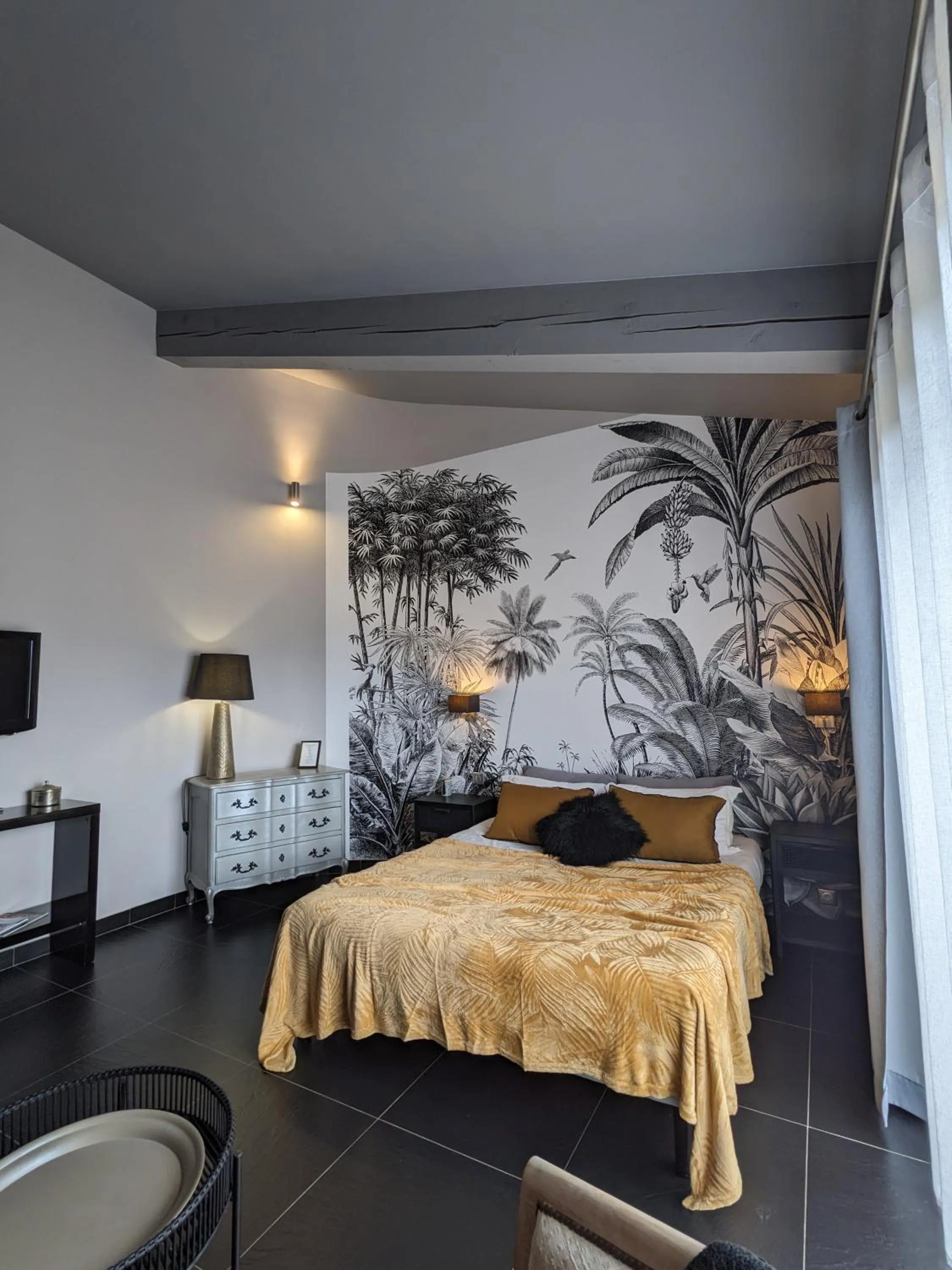 Photo of the whole room, Bed in Le Mas Del Cavalier