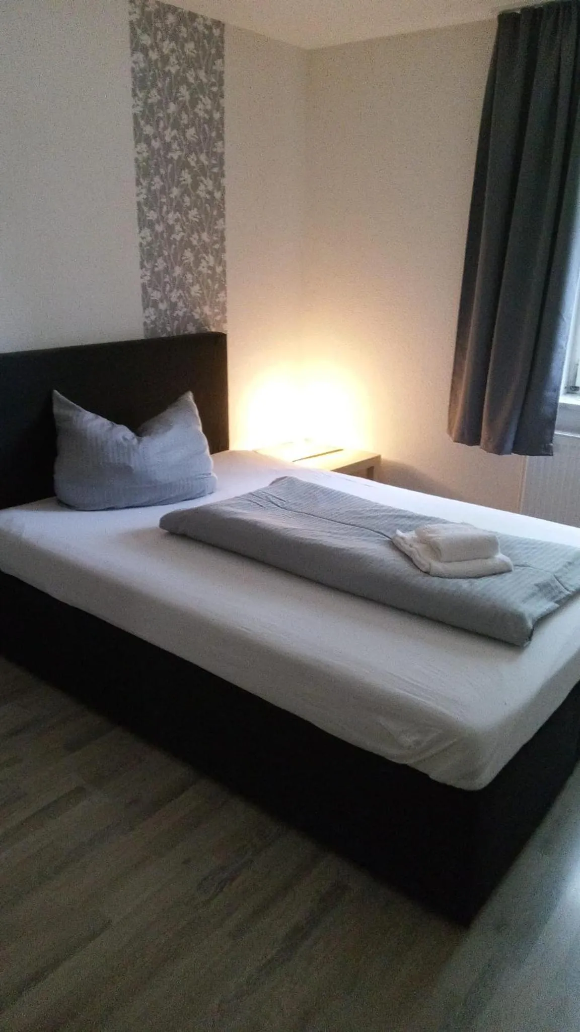 Bed in Ferienwohnungen by K Krause