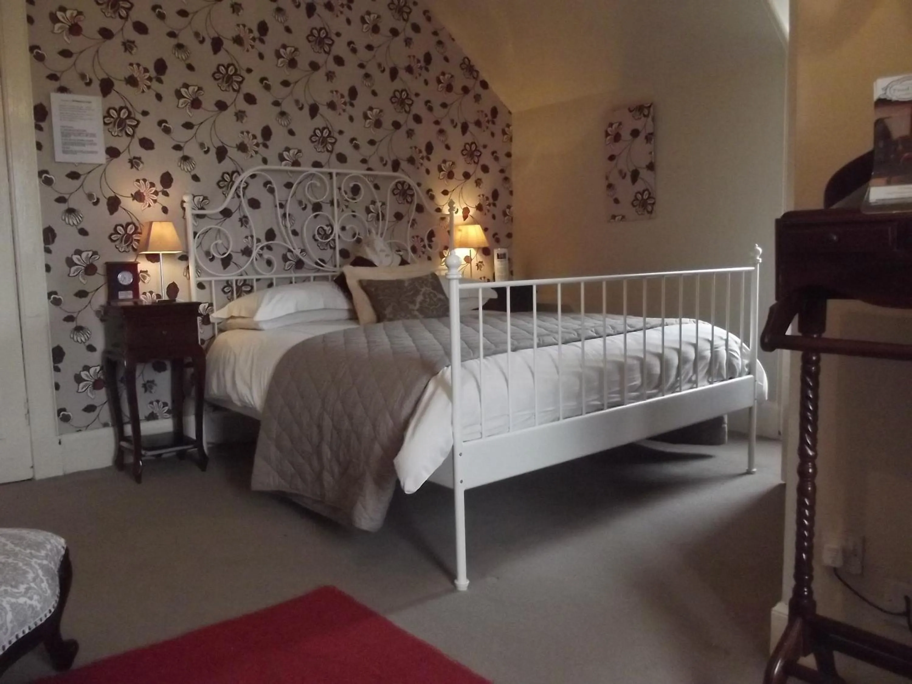 Photo of the whole room, Bed in Ardmeanach