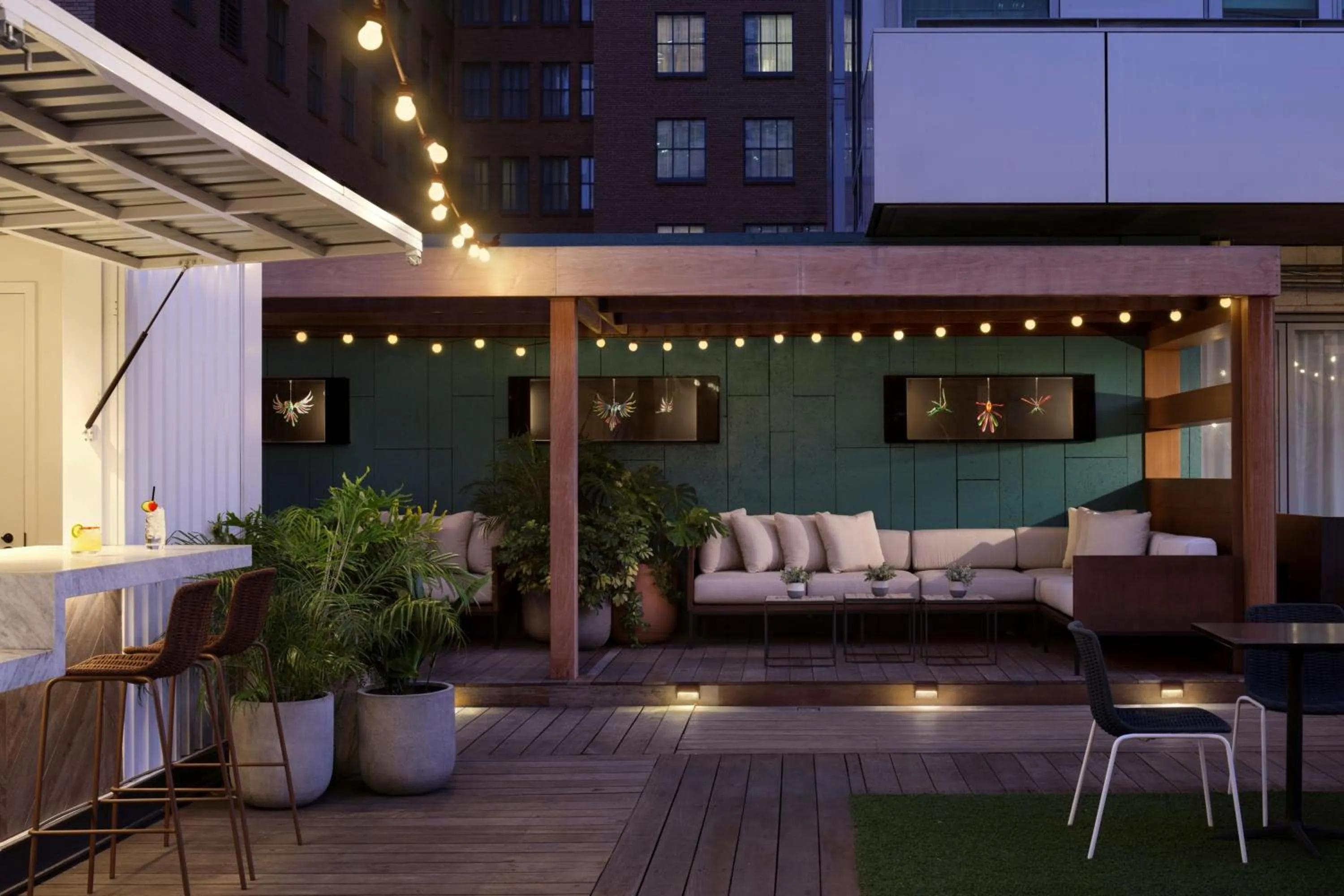 Lounge or bar in Alma San Diego Downtown, a Tribute Portfolio Hotel