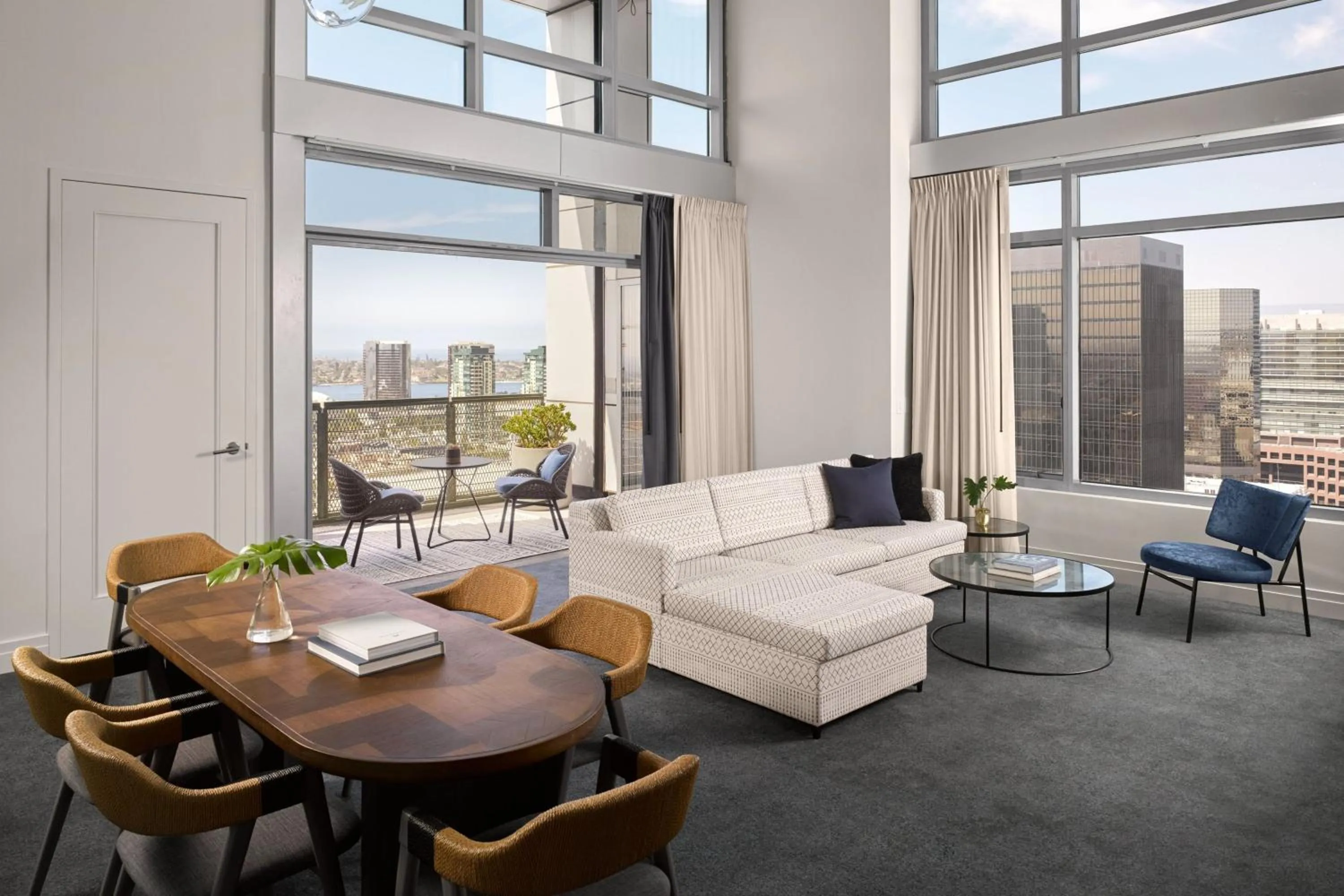 Living room in Alma San Diego Downtown, a Tribute Portfolio Hotel